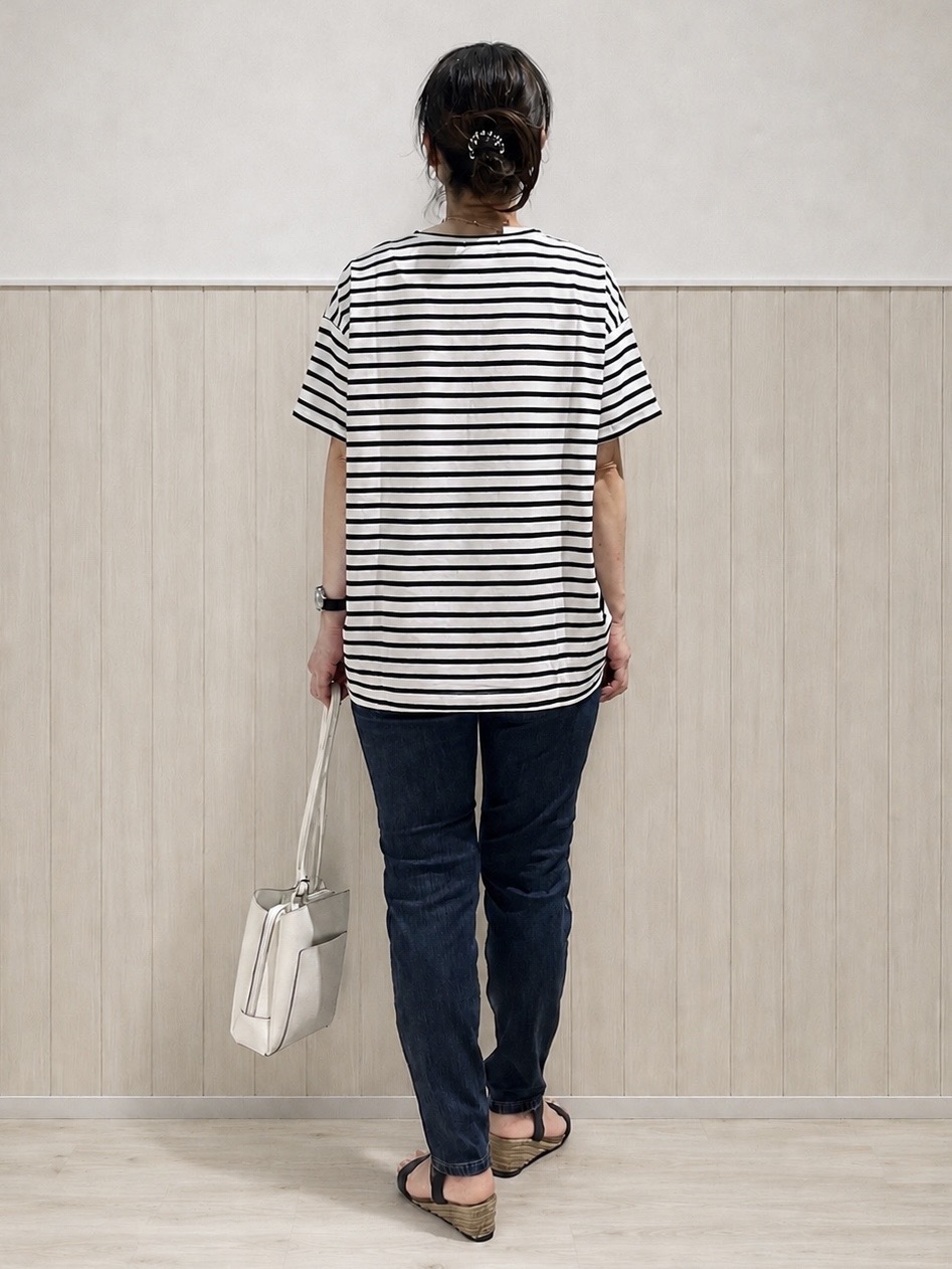 まつみさんの「SHOO･LA･RUE｜【ひんやり/S-LL】インせず決まる フロントタックデザインTシャツ」を使ったコーディネート