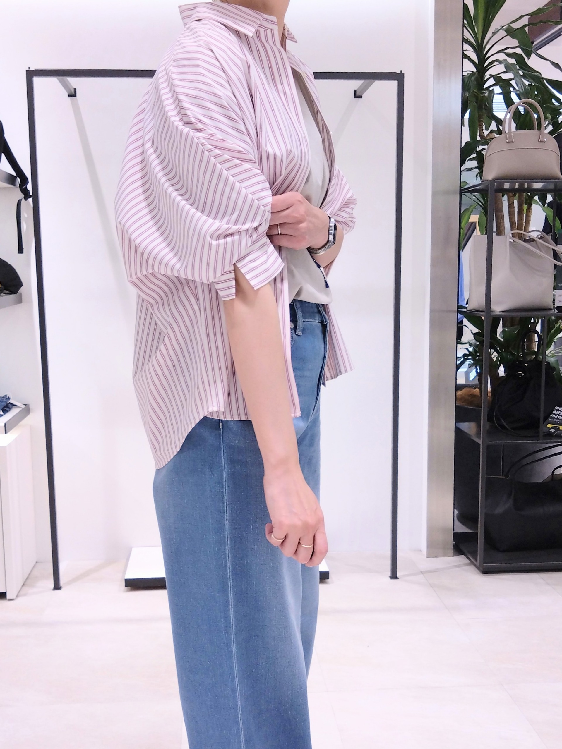 まちこさんの「UNTITLED｜【接触冷感/吸水速乾/UVカット】ドルマンスリーブシャツ」を使ったコーディネート