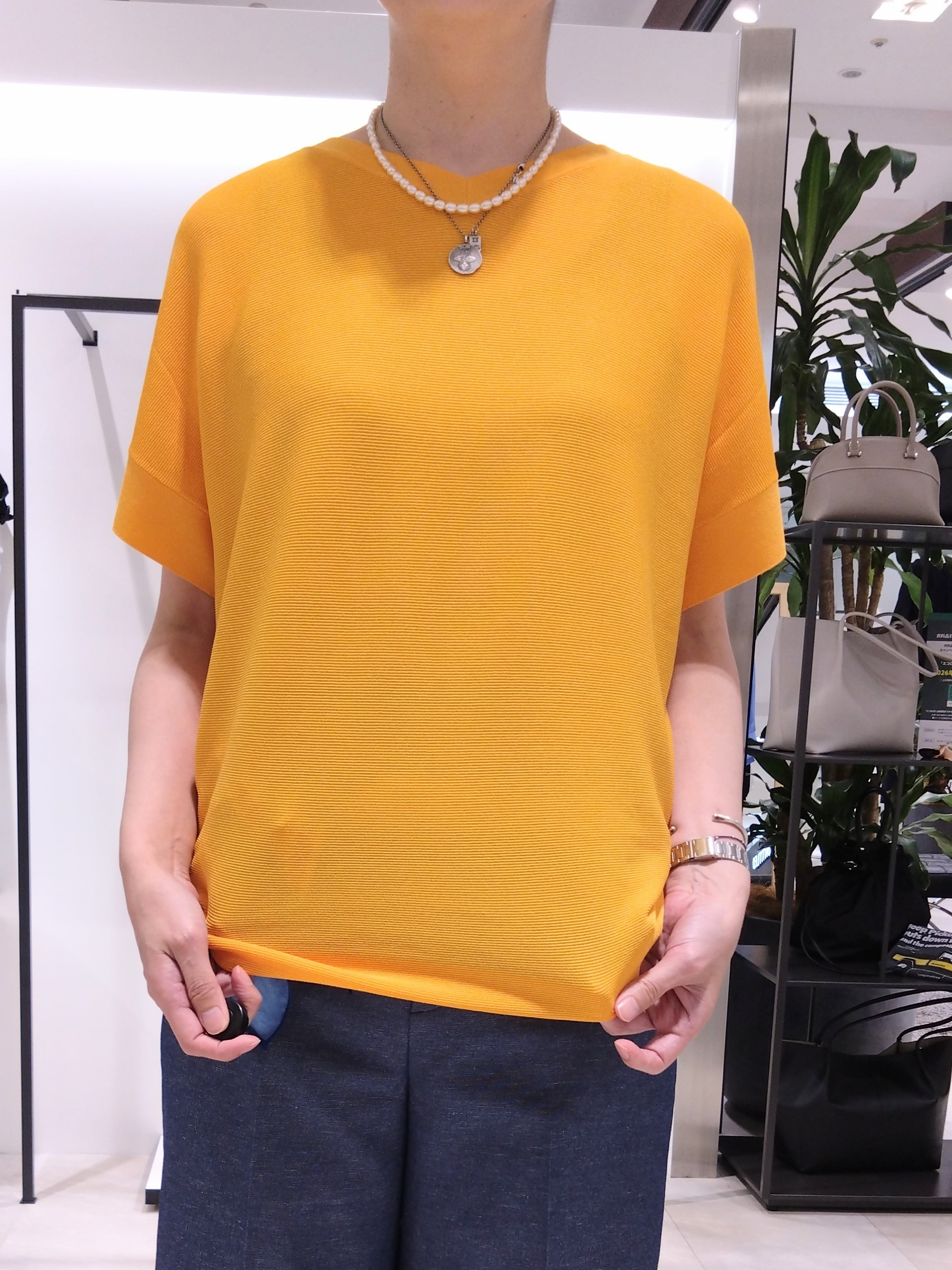 まちこさんの「UNTITLED｜【11色展開/体型カバー】前後2WAYフレンチスリーブニット」を使ったコーディネート