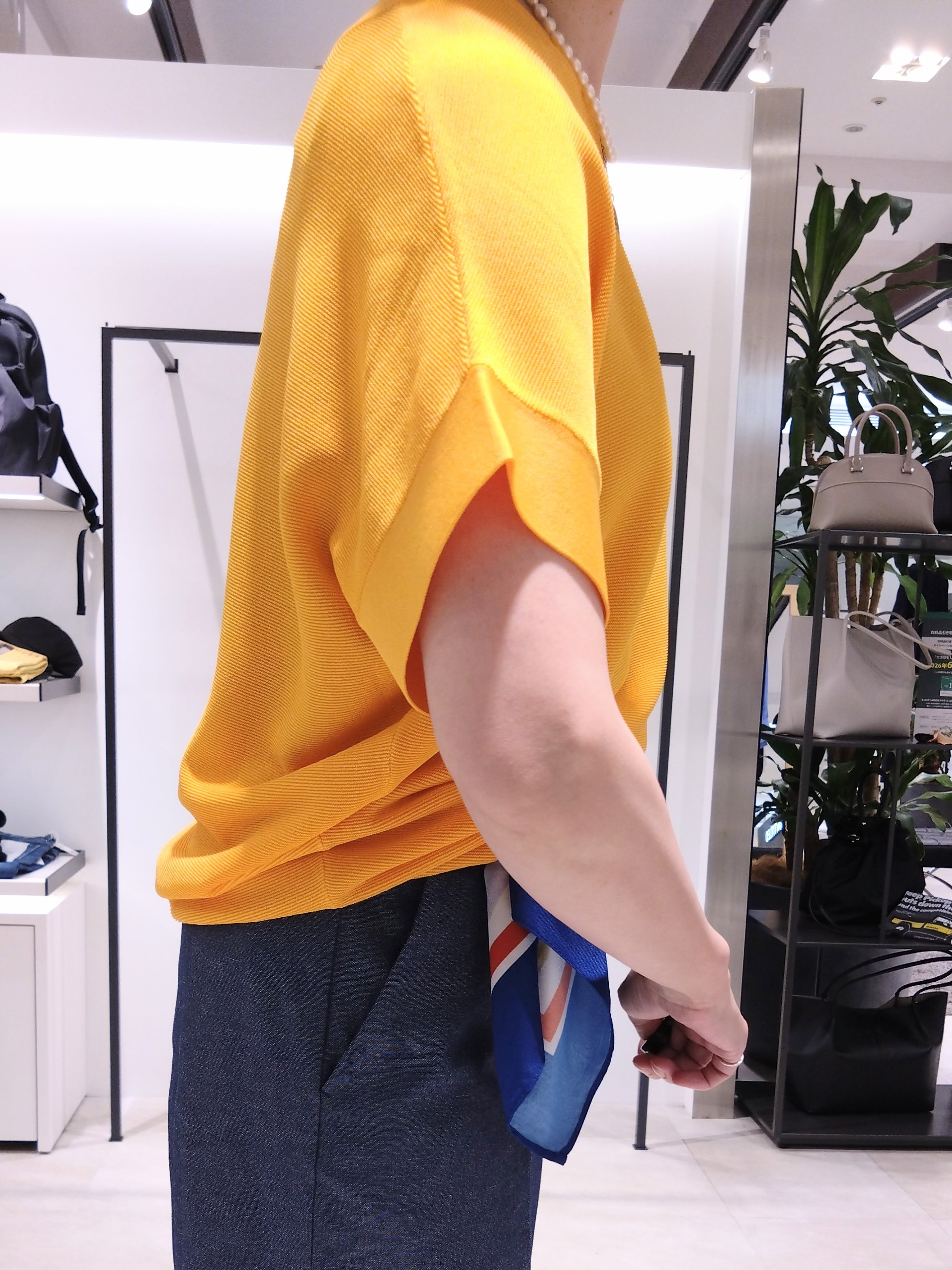 まちこさんの「UNTITLED｜【11色展開/体型カバー】前後2WAYフレンチスリーブニット」を使ったコーディネート