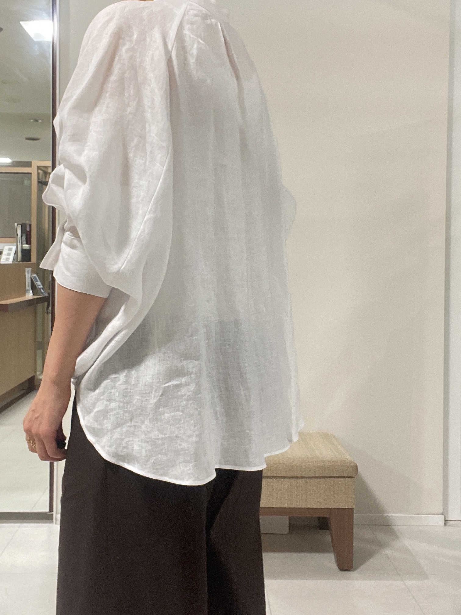 IWAMOさんの「UNTITLED｜【麻100】リネンドルマンシャツ」を使ったコーディネート