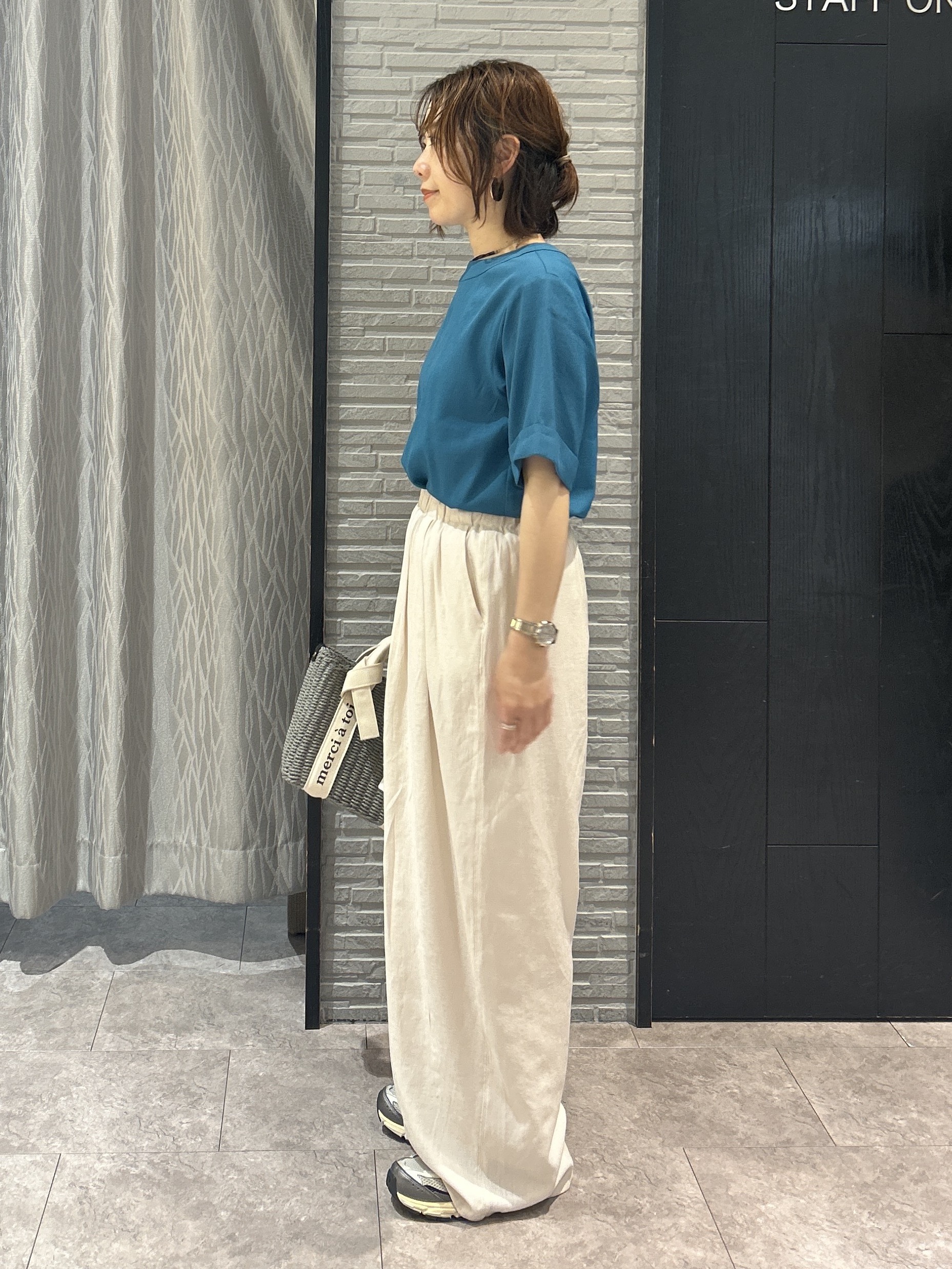 ga_riさんの「THE SHOP TK｜【M-XL/二の腕カバー】さらり麻調メッシュ5分袖ブラウス」を使ったコーディネート