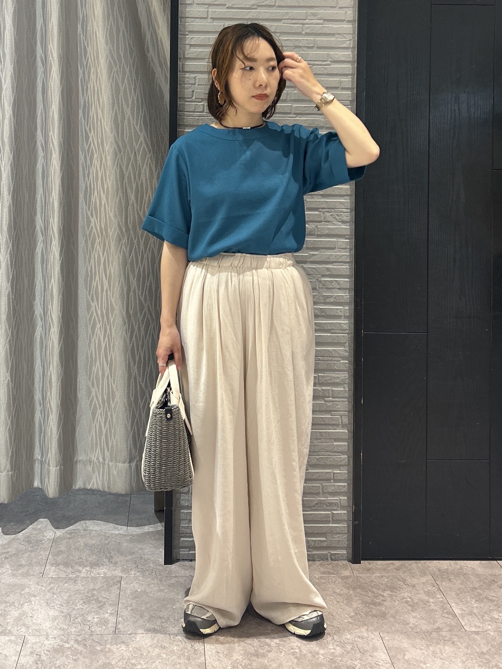 ga_riさんの「THE SHOP TK｜【M-XL/二の腕カバー】さらり麻調メッシュ5分袖ブラウス」を使ったコーディネート
