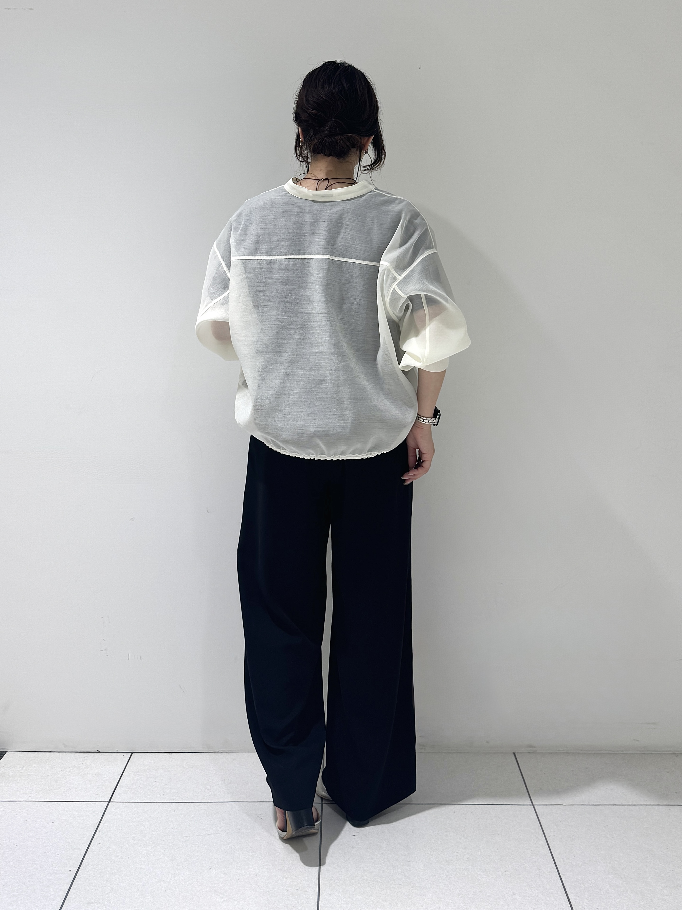 そんさんの「INDIVI｜【トレンド／2WAY】裾ドロスト付きシアーブラウスブルゾン」を使ったコーディネート