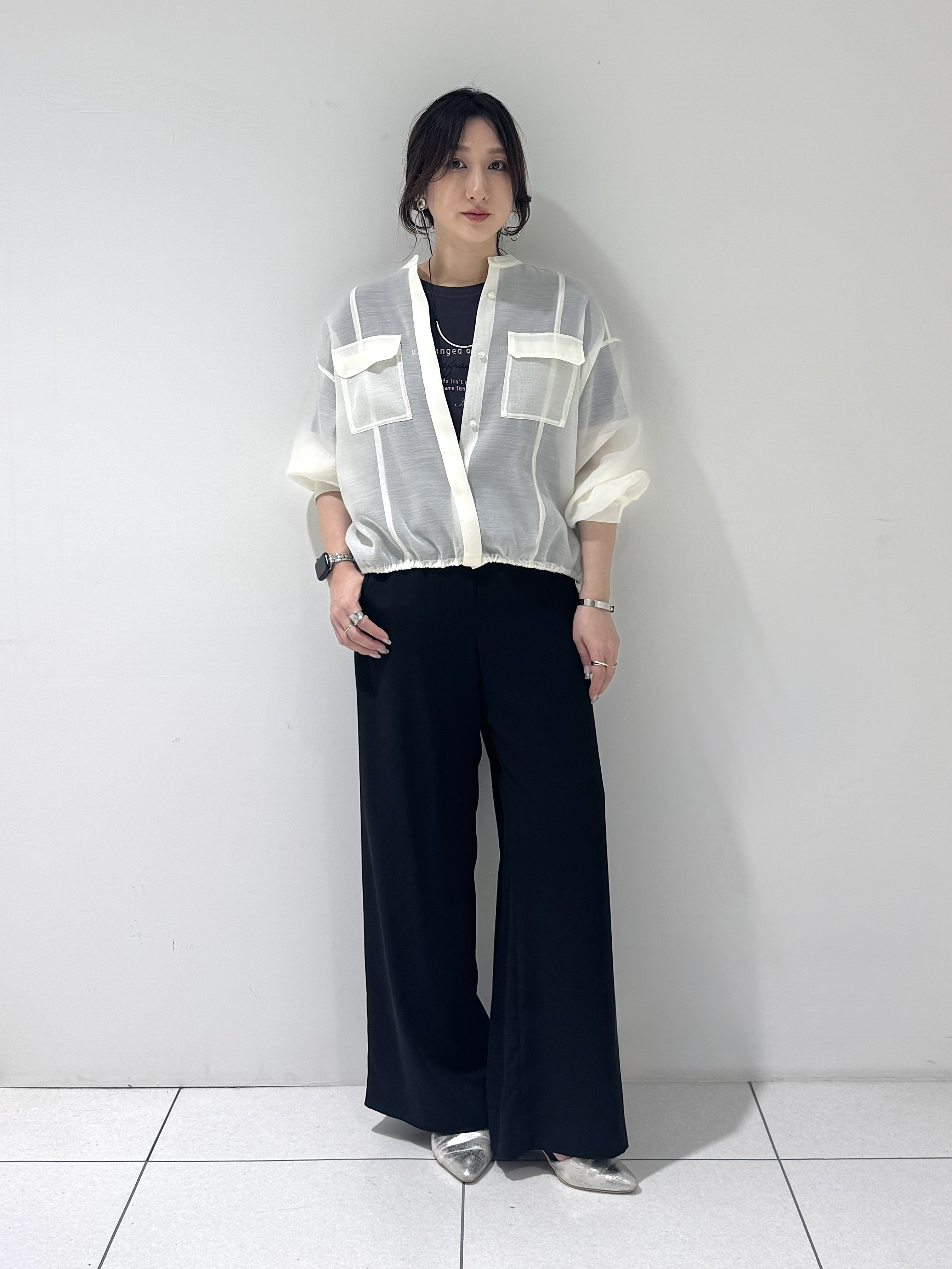 そんさんの「INDIVI｜【トレンド／2WAY】裾ドロスト付きシアーブラウスブルゾン」を使ったコーディネート