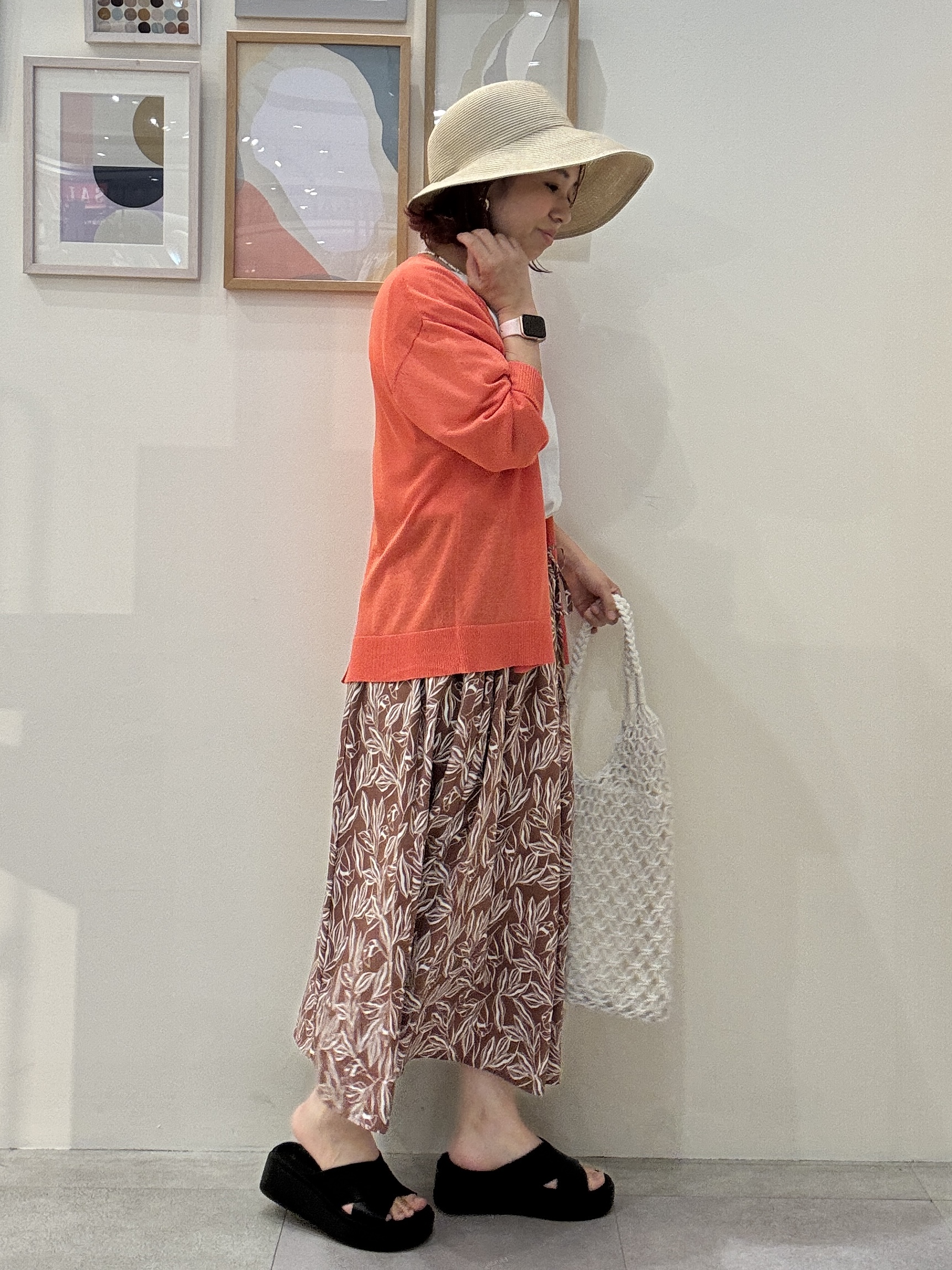 たけぴさんの「SHOO･LA･RUE｜【ひんやり/洗濯機可/S-LL】オンにもオフにも マルチに使えるボタンレスカーディガン」を使ったコーディネート