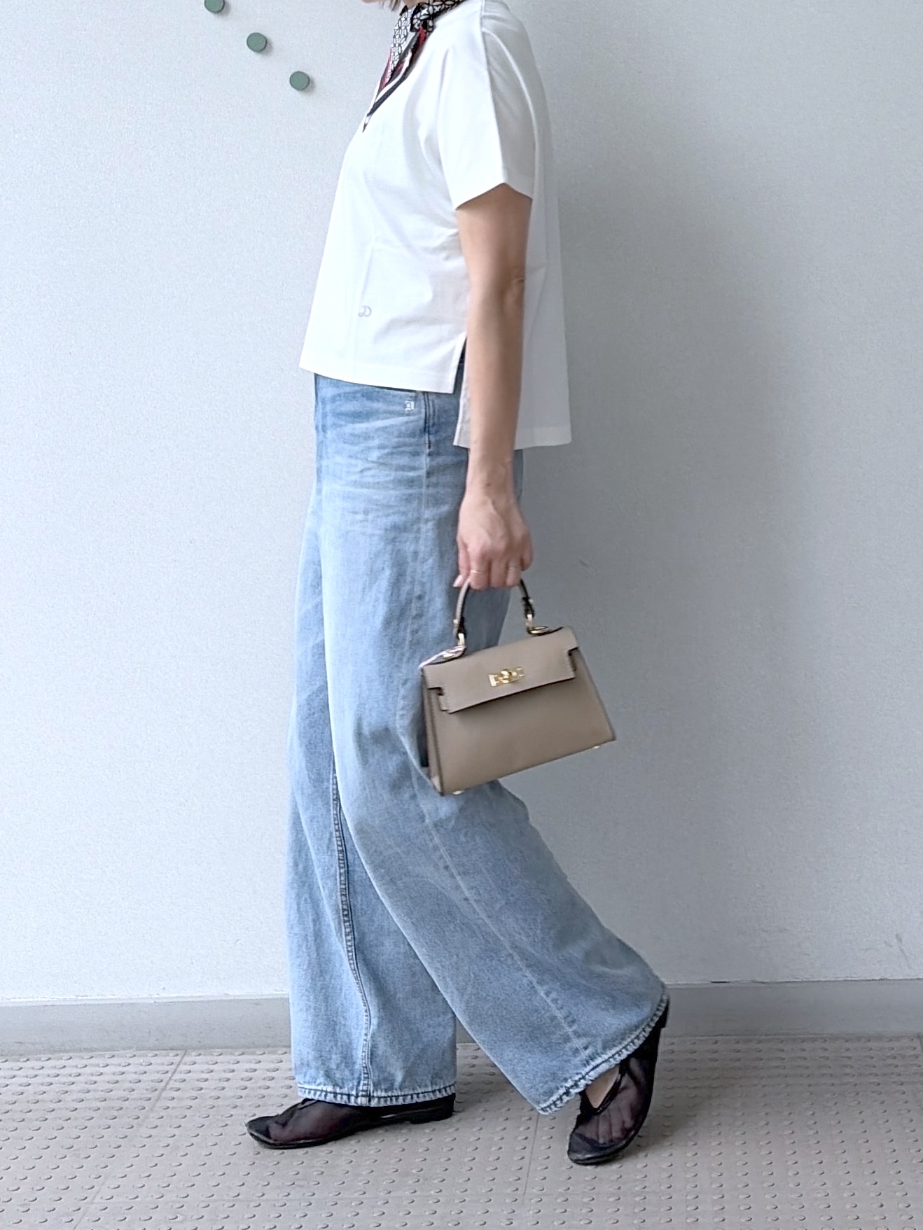 yoshikadoさんの「DRESSTERIOR｜【接触冷感／抗菌防臭／消臭】アイスクリアコットンドルマンTシャツ」を使ったコーディネート
