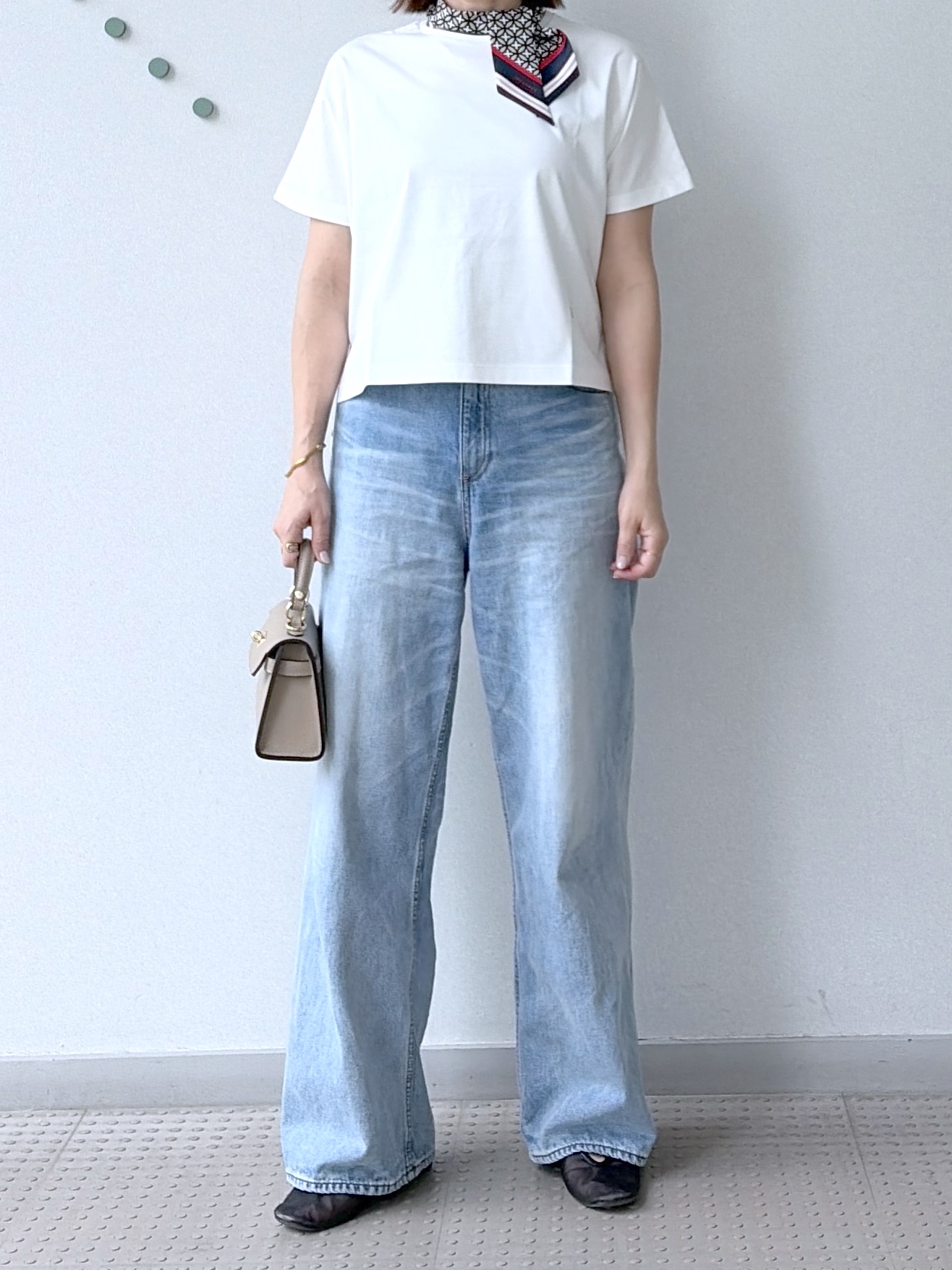 yoshikadoさんの「DRESSTERIOR｜【接触冷感／抗菌防臭／消臭】アイスクリアコットンドルマンTシャツ」を使ったコーディネート
