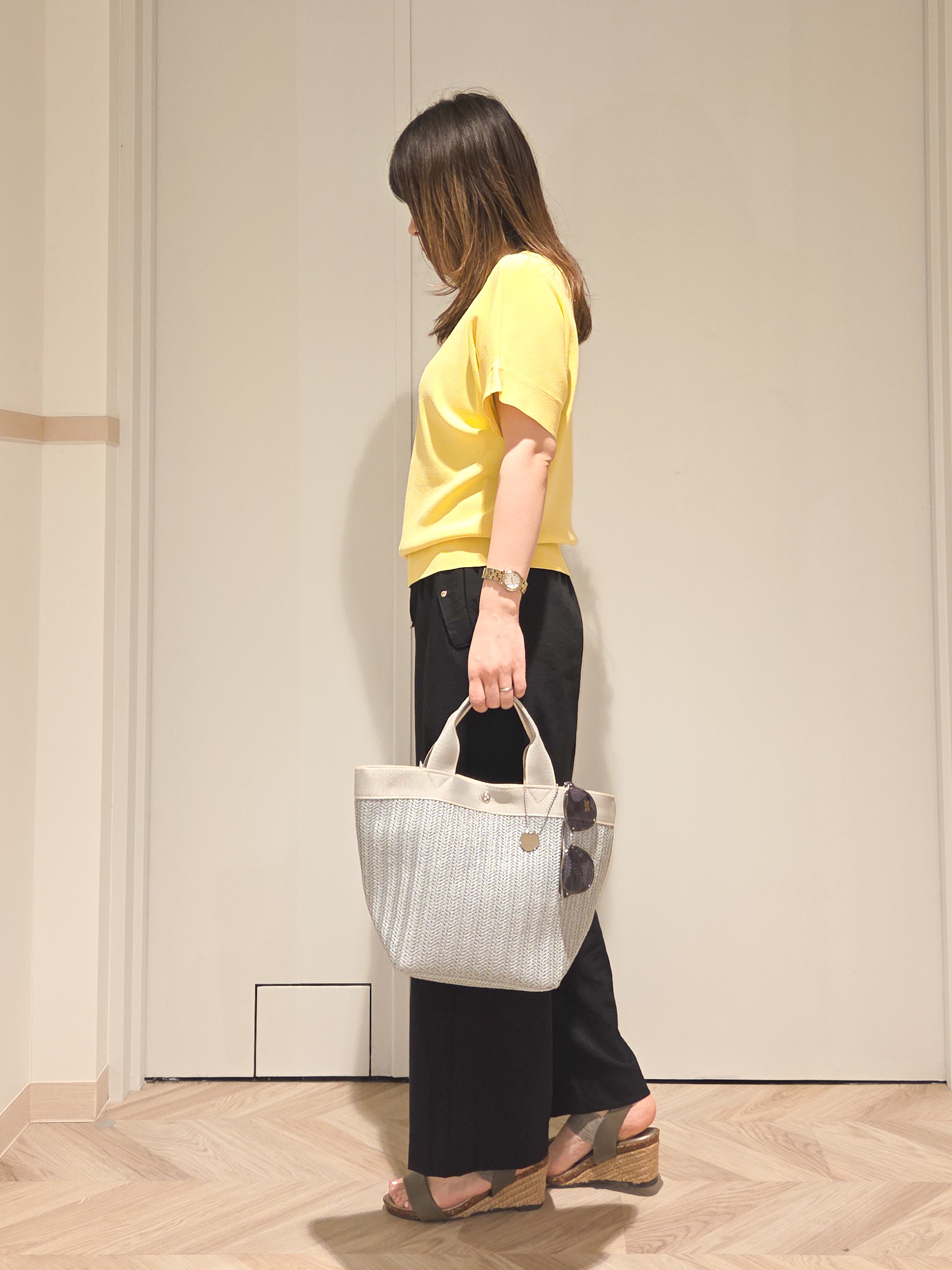 TSUCHIYAさんの「SHOO･LA･RUE｜【毎日洗える/ひんやり/UV/S-LL】二の腕隠れる さらっとドルマン半袖ニット」を使ったコーディネート