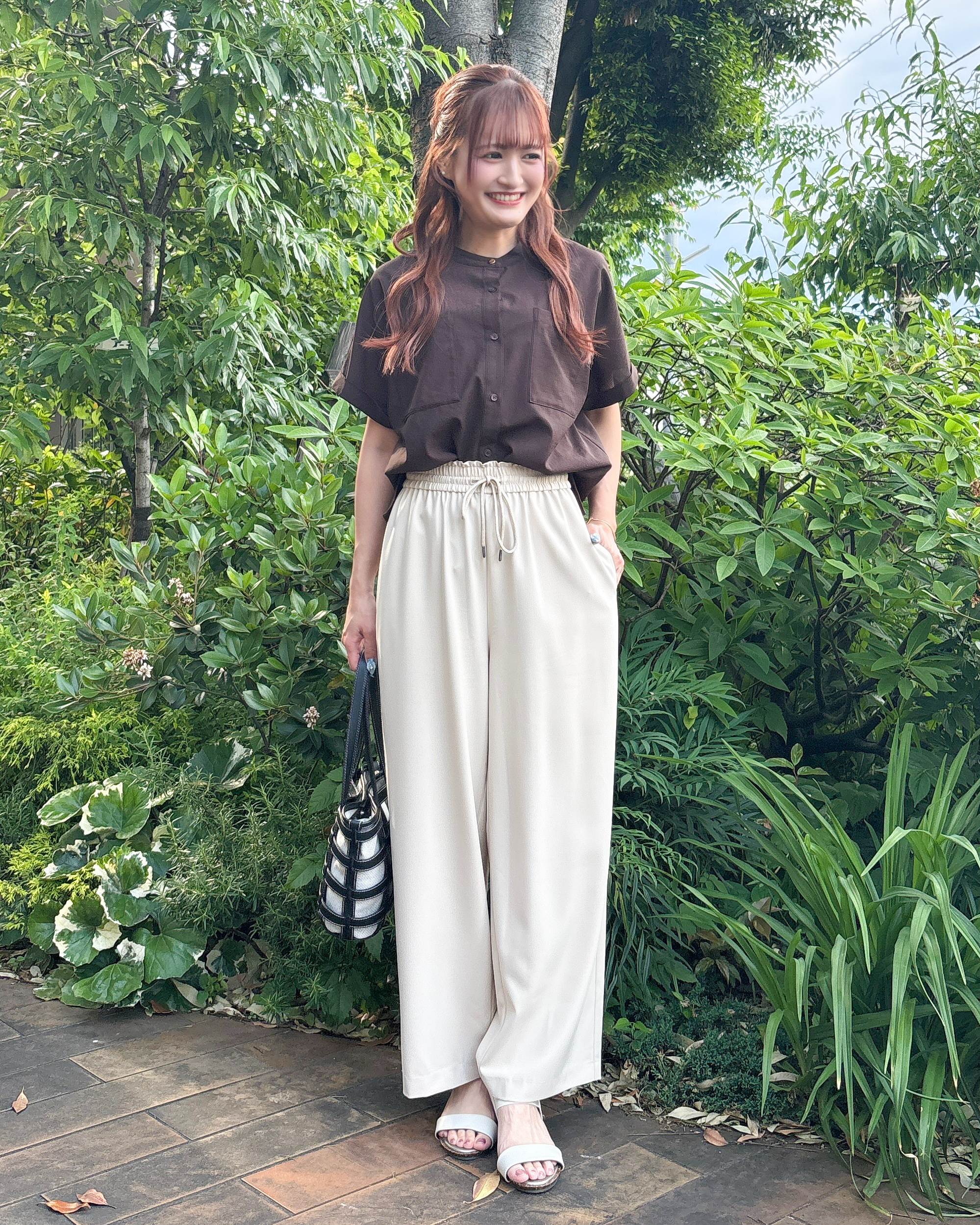 ゆゆさんの「SHOO･LA･RUE｜【さらり快適/洗濯機可/S-LL】風が通り抜ける 半袖バンドカラーシアーシャツ」を使ったコーディネート
