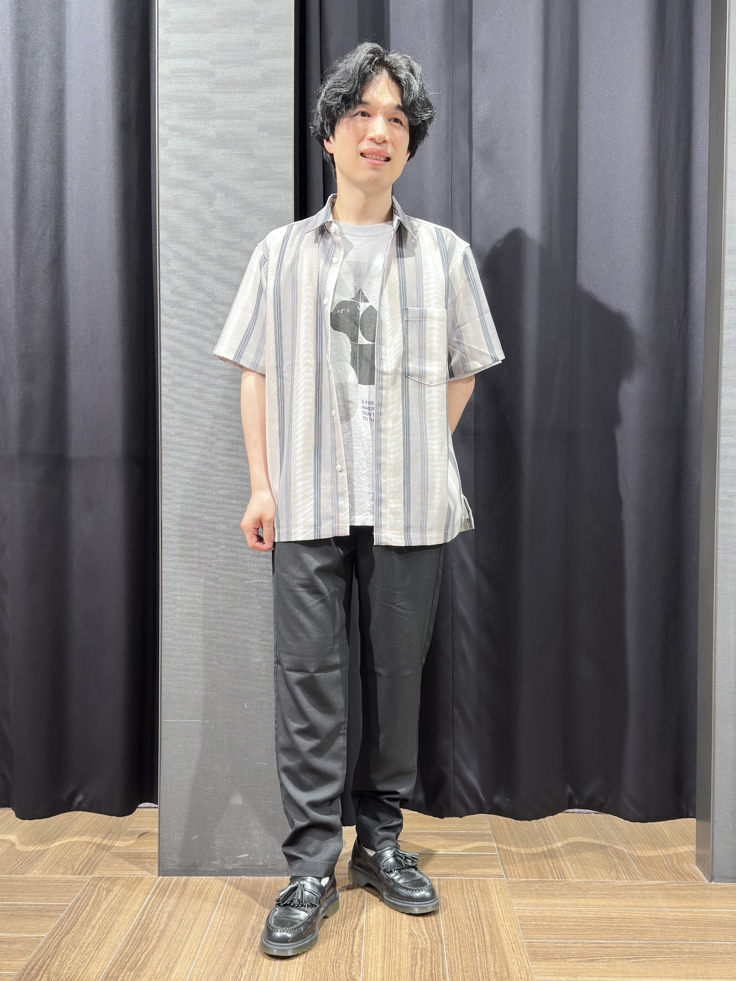 tomoyaさんの「THE SHOP TK｜メッシュ ストライプ半袖シャツ 洗濯機OK／通気性◎」を使ったコーディネート