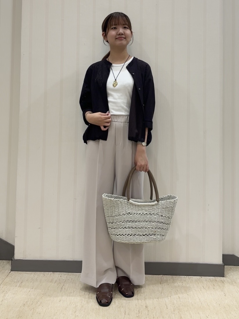 ちひさんの「INDIVI｜【洗える／UVケア／SETUP可】着る日傘ワイドパンツ」を使ったコーディネート