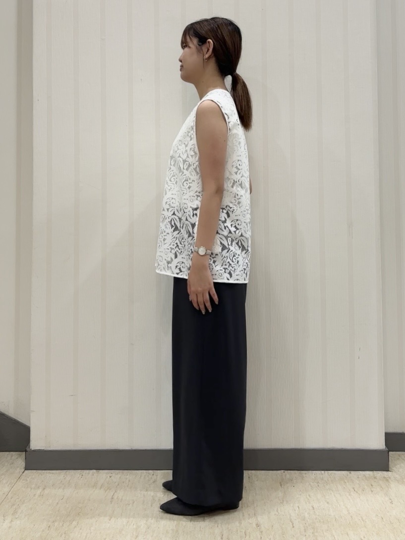 ちひさんの「INDIVI｜【洗える／トレンド】マニッシュレースベスト」を使ったコーディネート
