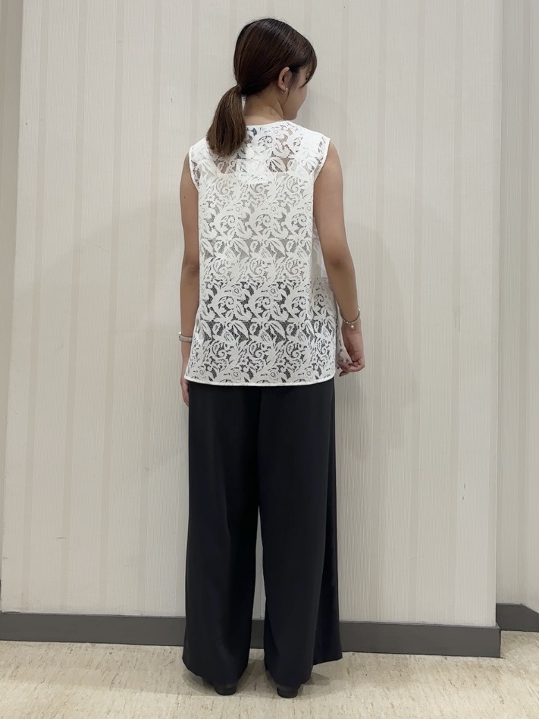 ちひさんの「INDIVI｜【洗える／トレンド】マニッシュレースベスト」を使ったコーディネート