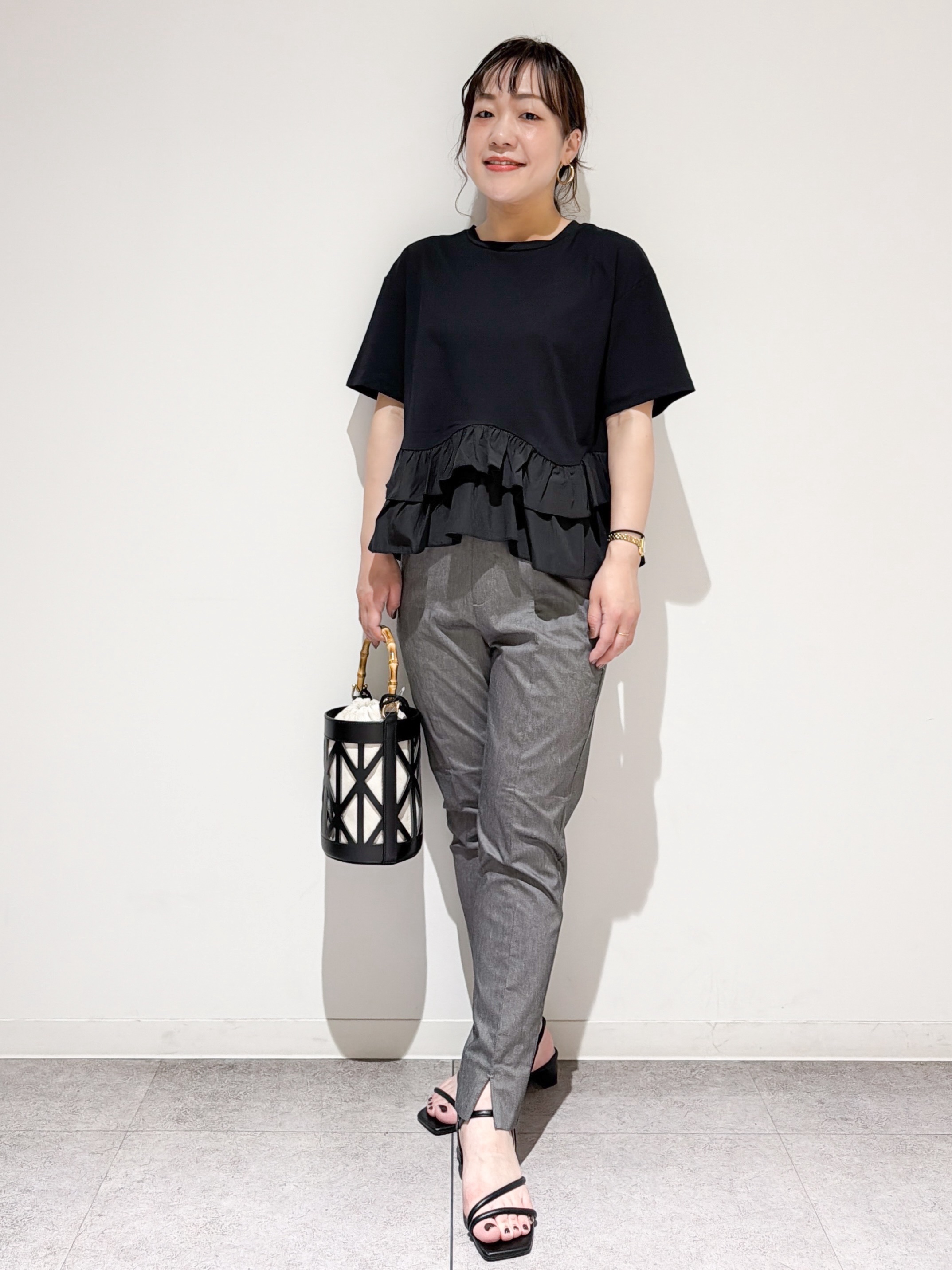 すずママさんの「OPAQUE.CLIP｜裾フリルドッキングTシャツ【洗濯機OK】」を使ったコーディネート