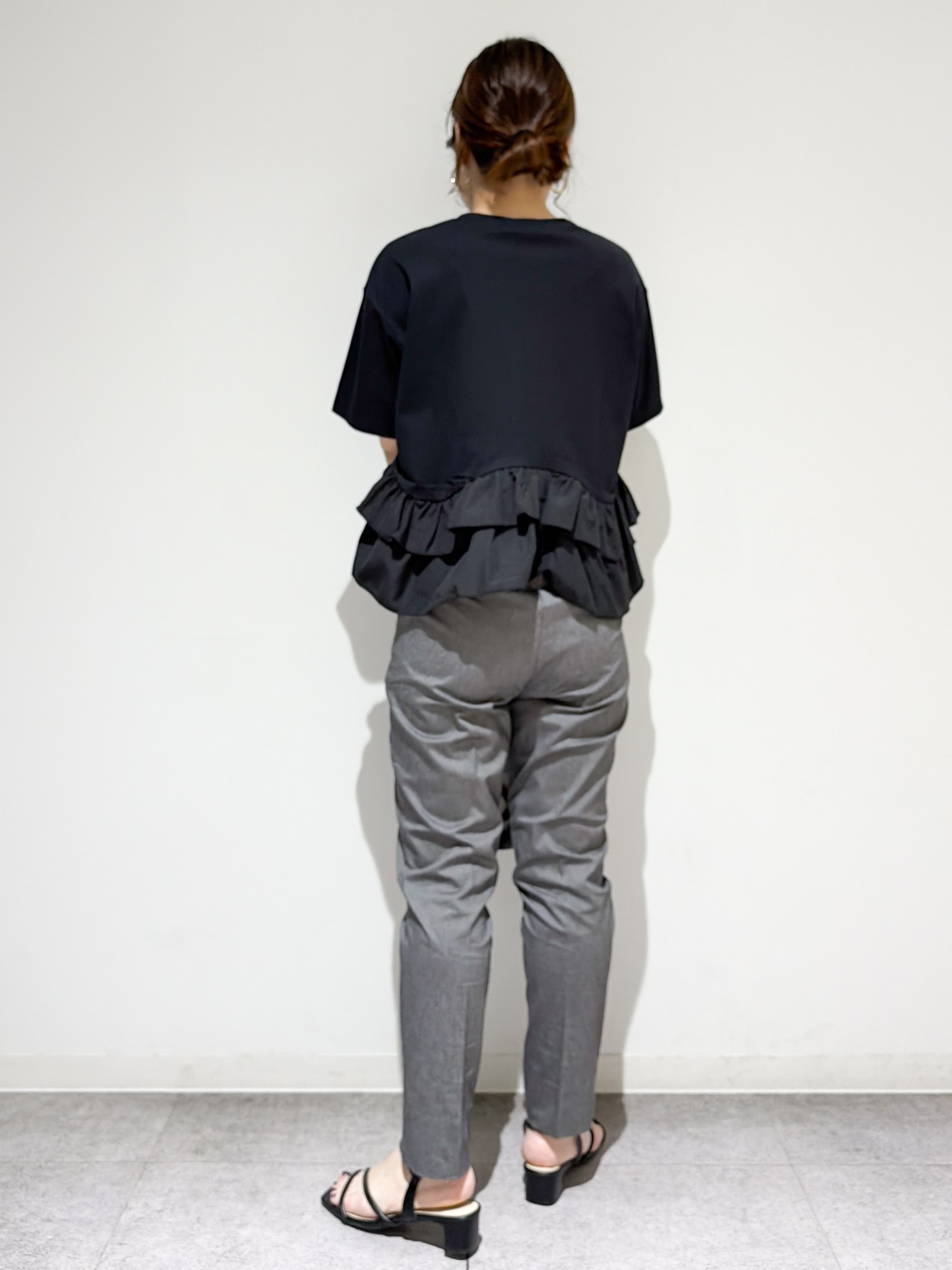 すずママさんの「OPAQUE.CLIP｜裾フリルドッキングTシャツ【洗濯機OK】」を使ったコーディネート