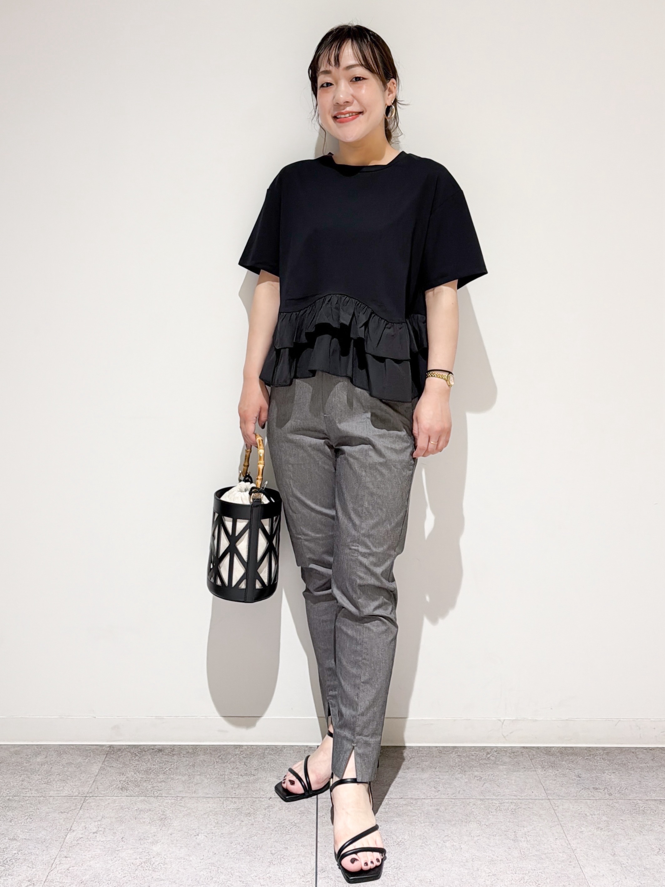 すずママさんの「OPAQUE.CLIP｜裾フリルドッキングTシャツ【洗濯機OK】」を使ったコーディネート