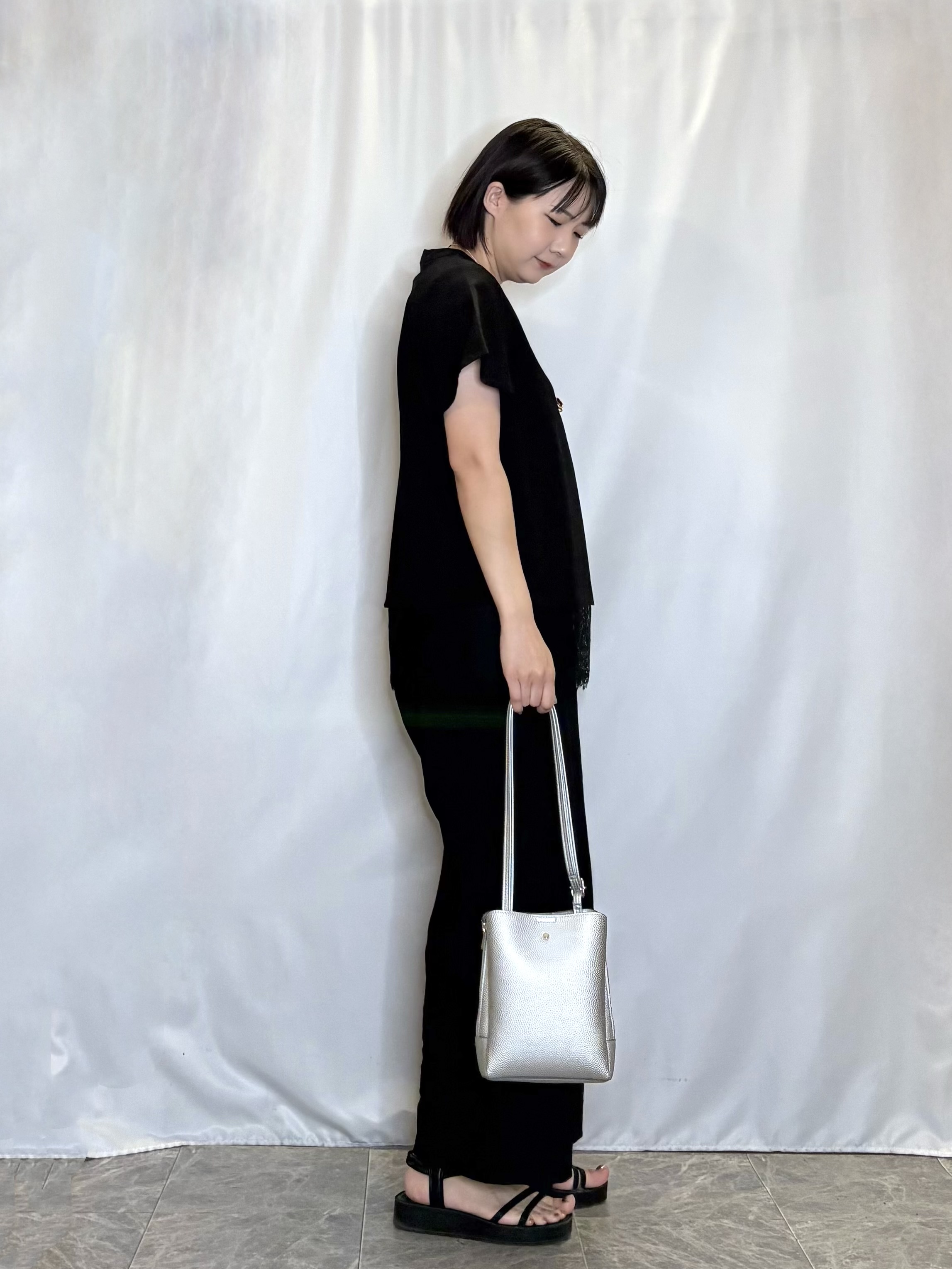 ネリさんの「SHOO･LA･RUE｜【S-LL/洗濯機可】軽凛(かろりん)ひんやり スキッパー裾レースブラウス」を使ったコーディネート