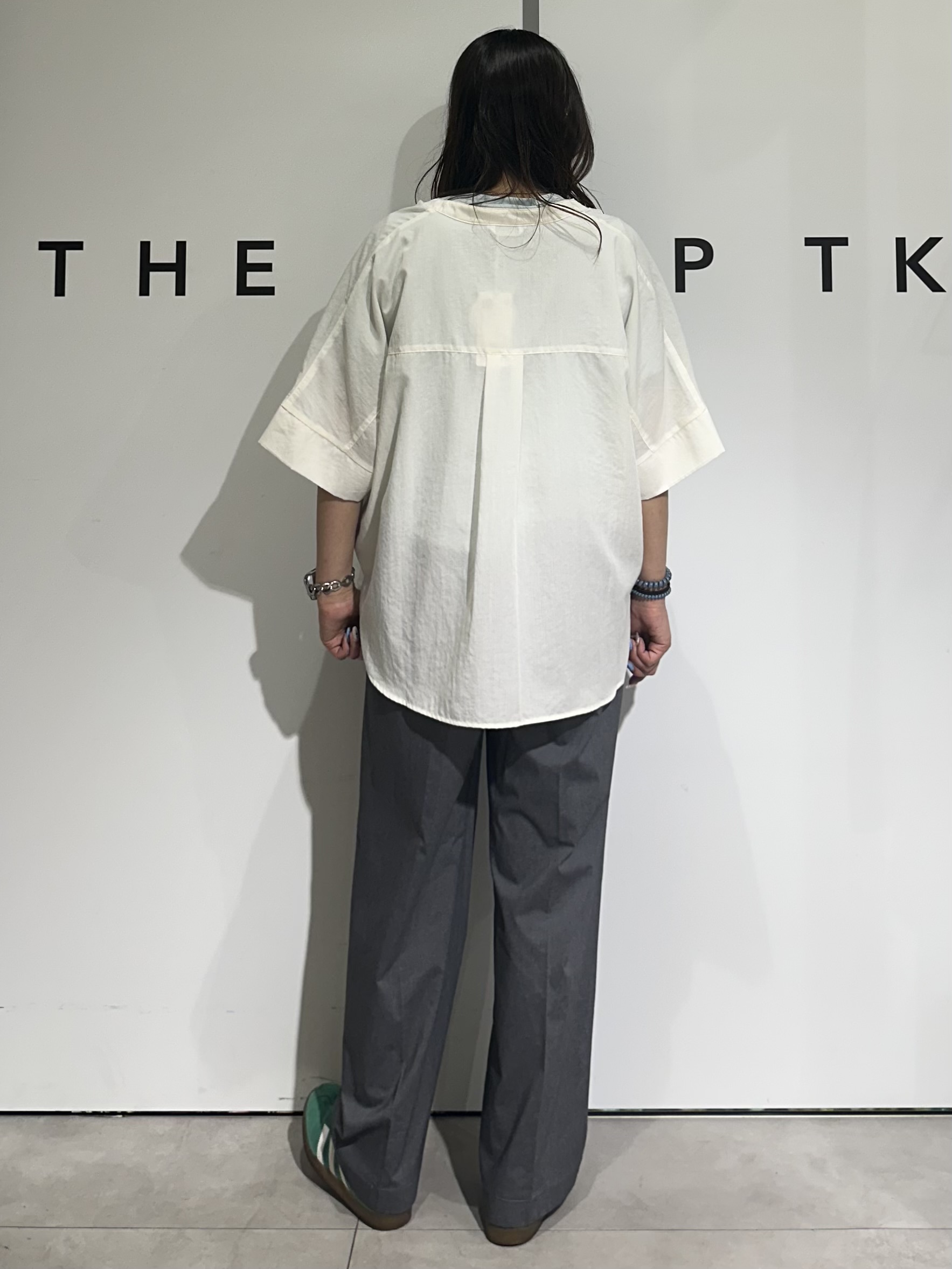 cottonさんの「THE SHOP TK｜【高レビュー/体型カバー】さらっと快適 ドルマン5分袖ブラウス」を使ったコーディネート