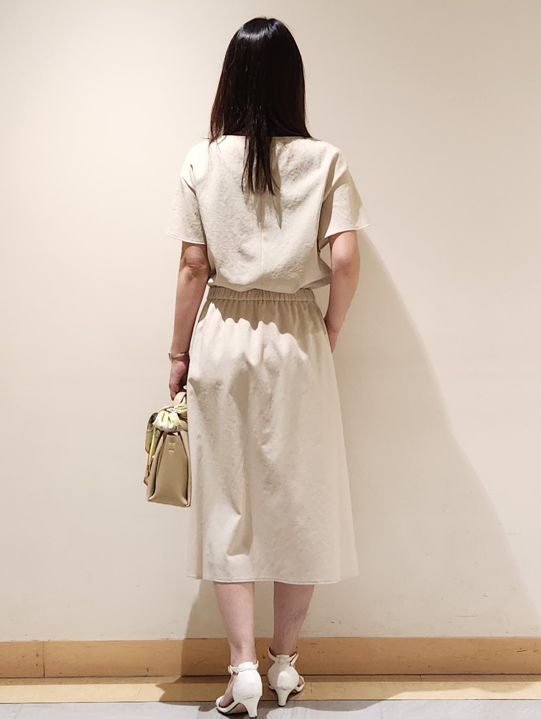 yukaさんの「COUP DE CHANCE｜【手洗い可／日本製】リネンライク フリル袖ブラウス」を使ったコーディネート