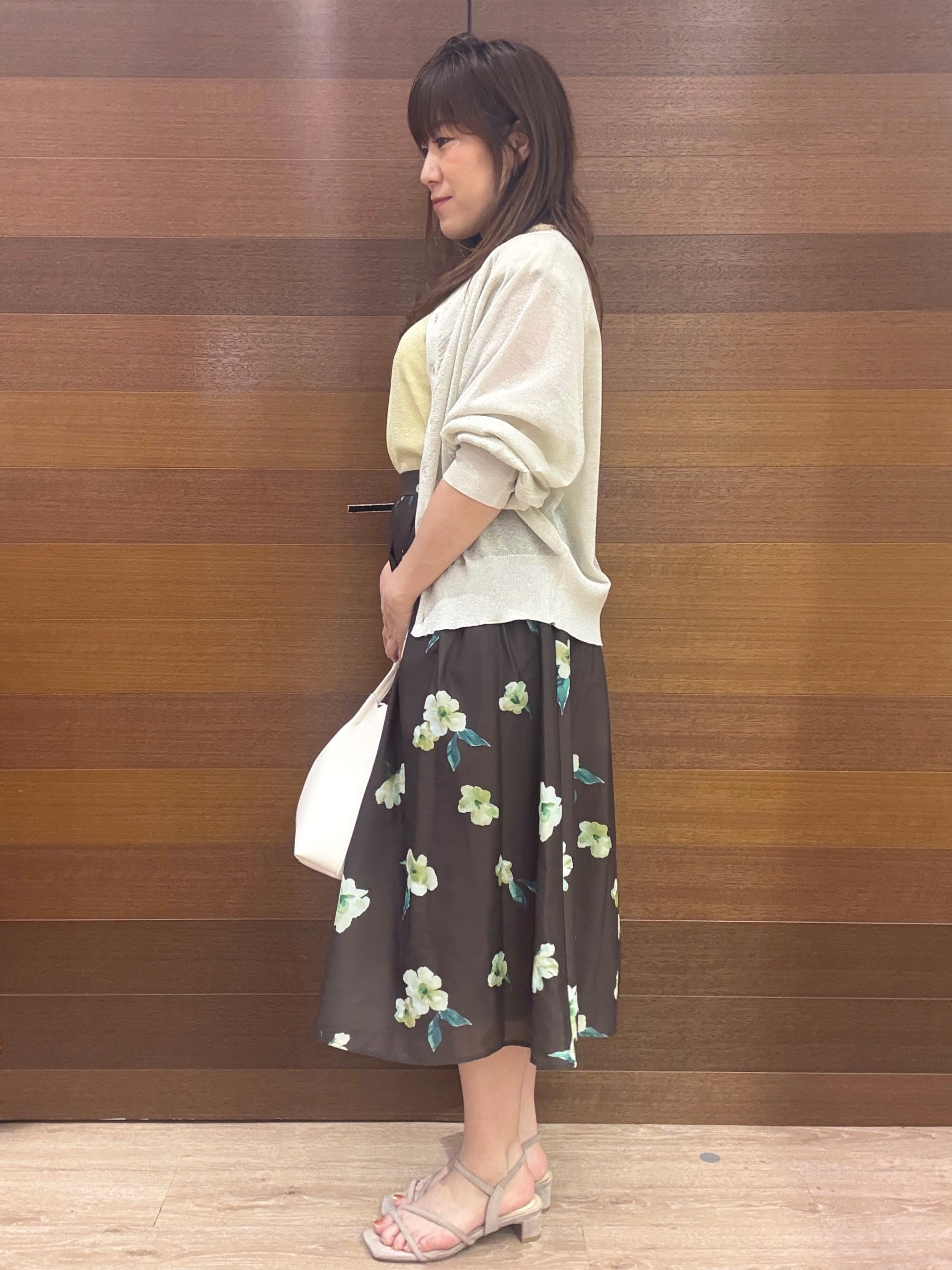 maichiさんの「OPAQUE.CLIP｜【接触冷感】シアーラメドルマンショートカーディガン《洗濯機OK》」を使ったコーディネート
