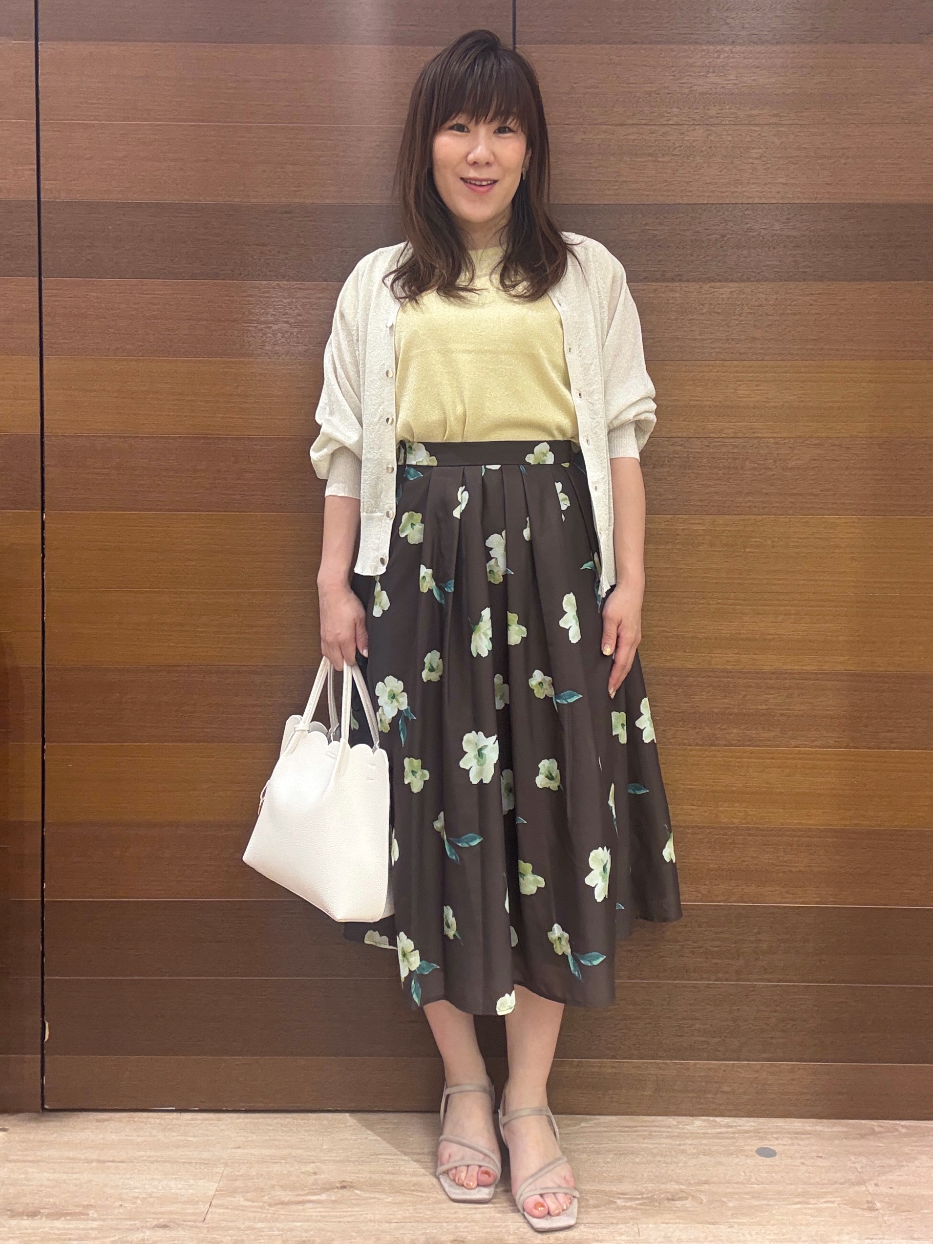 maichiさんの「OPAQUE.CLIP｜【接触冷感】シアーラメドルマンショートカーディガン《洗濯機OK》」を使ったコーディネート
