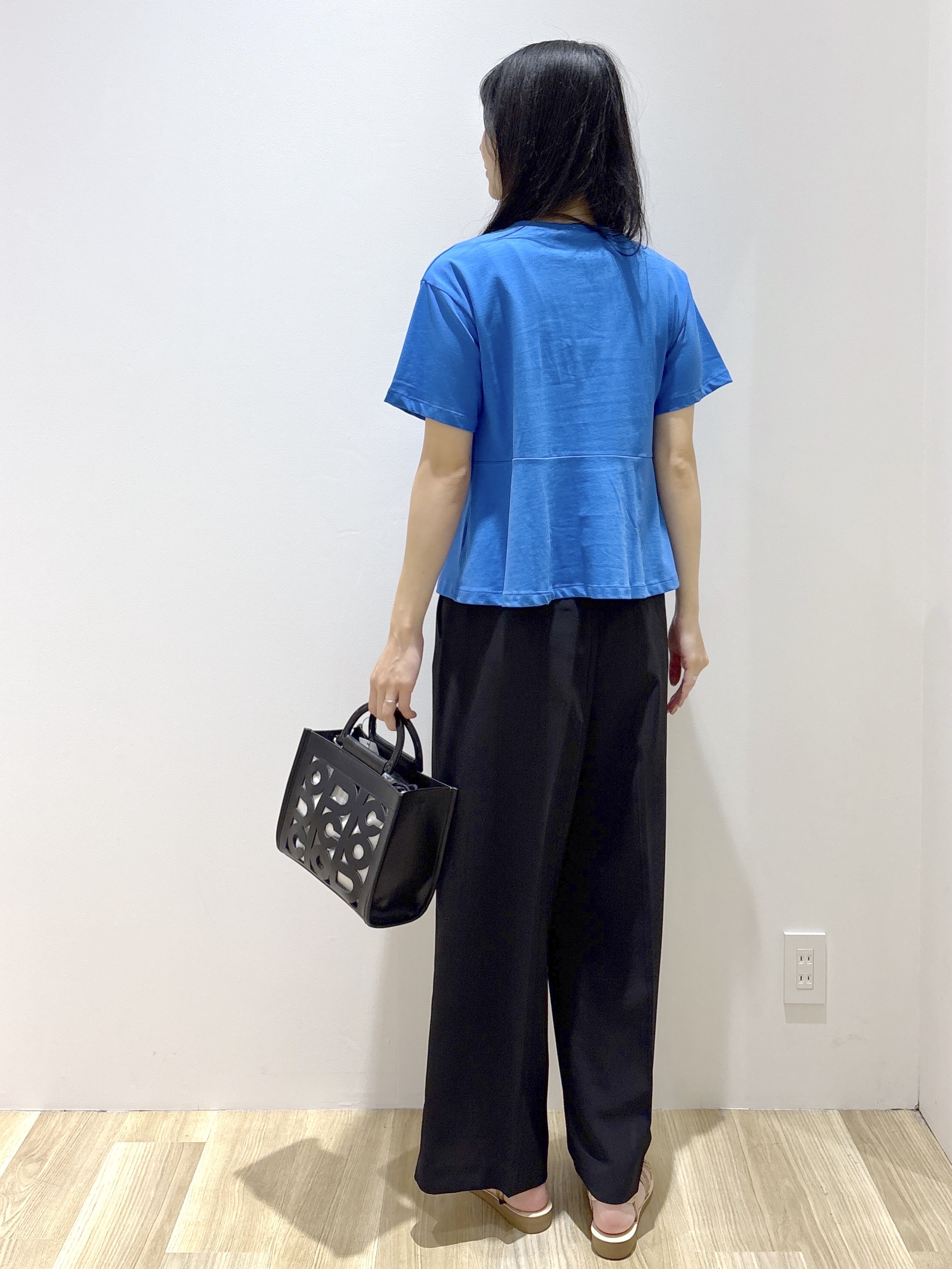 sachikoさんの「OPAQUE.CLIP｜【接触冷感】アシメフリルドッキングカットソー《洗濯機OK》」を使ったコーディネート