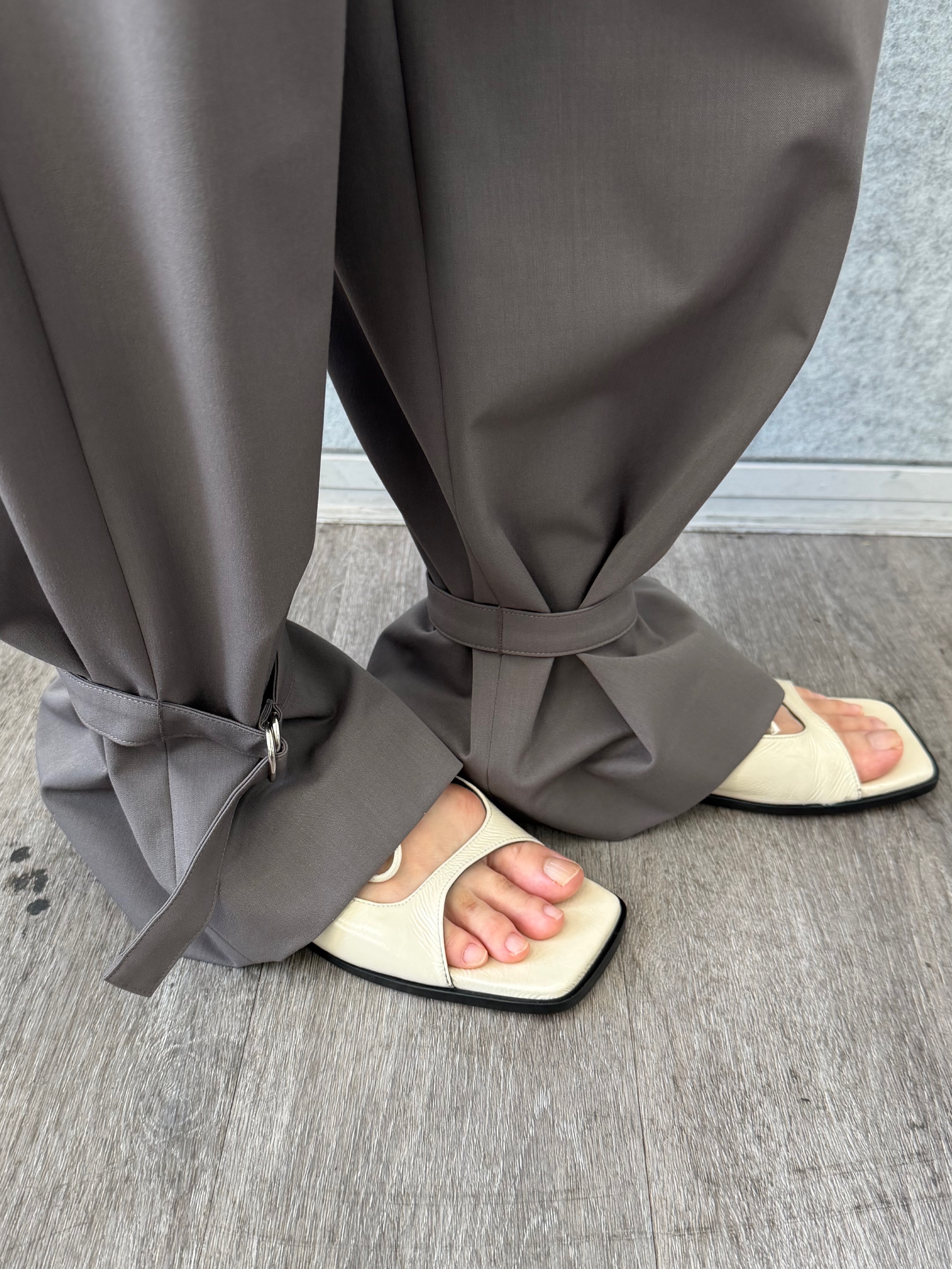 kanamiさんの「CODE A｜bound edge pants」を使ったコーディネート