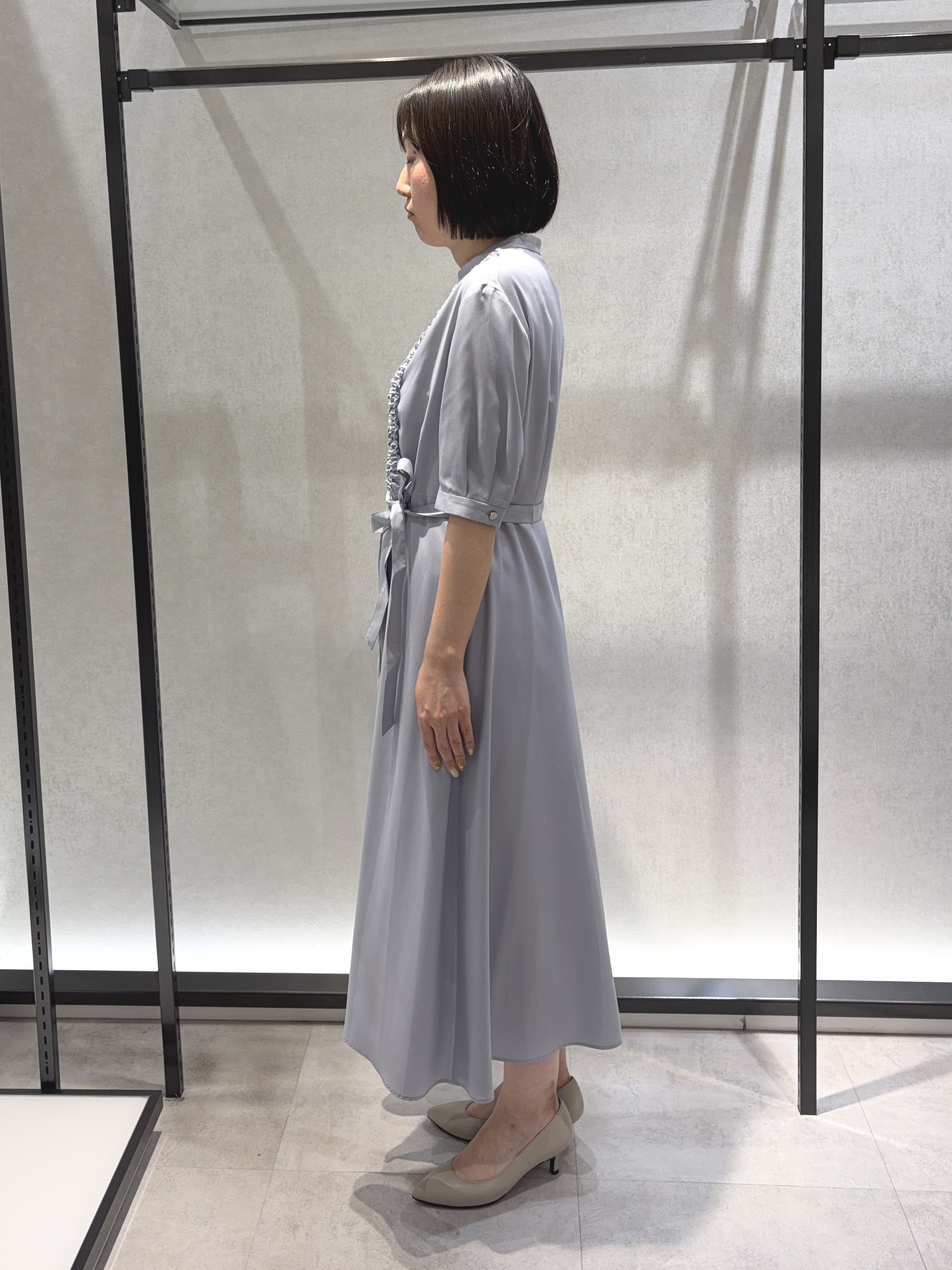 わたなべさんの「UNTITLED｜【1枚で着映え】フロントフリルワンピース」を使ったコーディネート