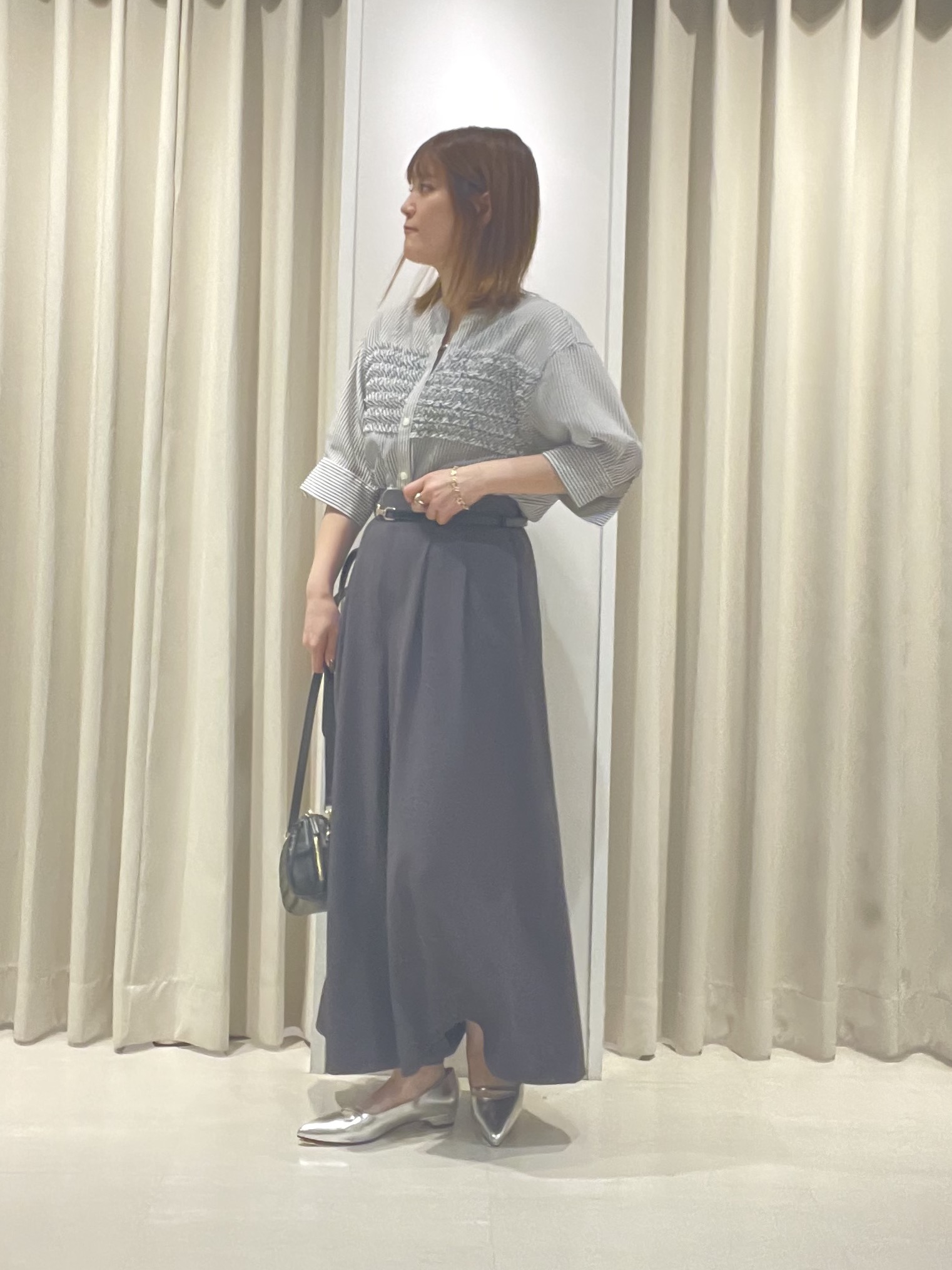 ゆいさんの「UNTITLED｜【接触冷感/通気性/洗える】フロントフリルブラウス」を使ったコーディネート
