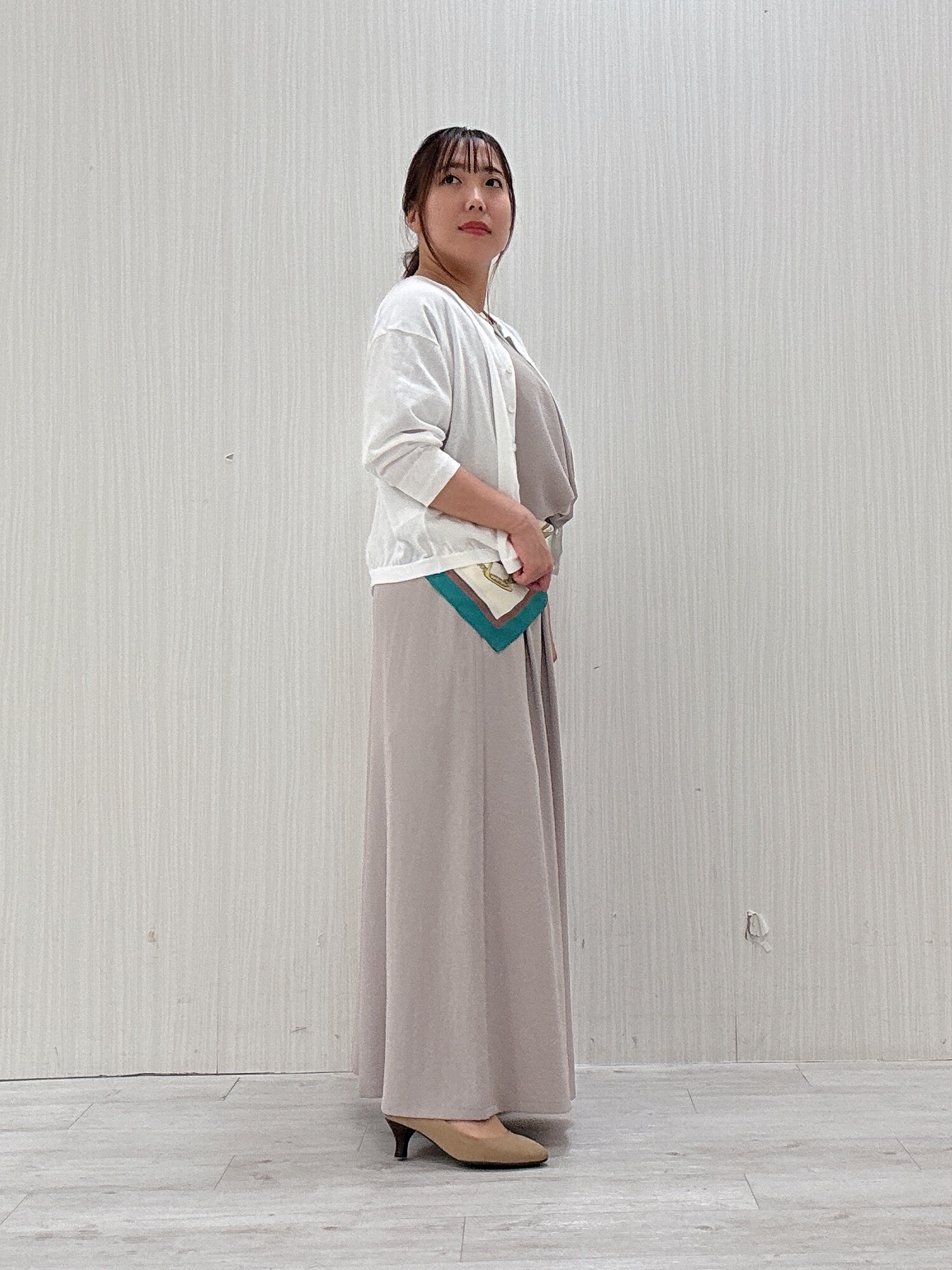 ayakaさんの「UNTITLED｜【前後2WAY/はっ水/セットアップ可】リラクシーフレンチスリーブブラウス」を使ったコーディネート
