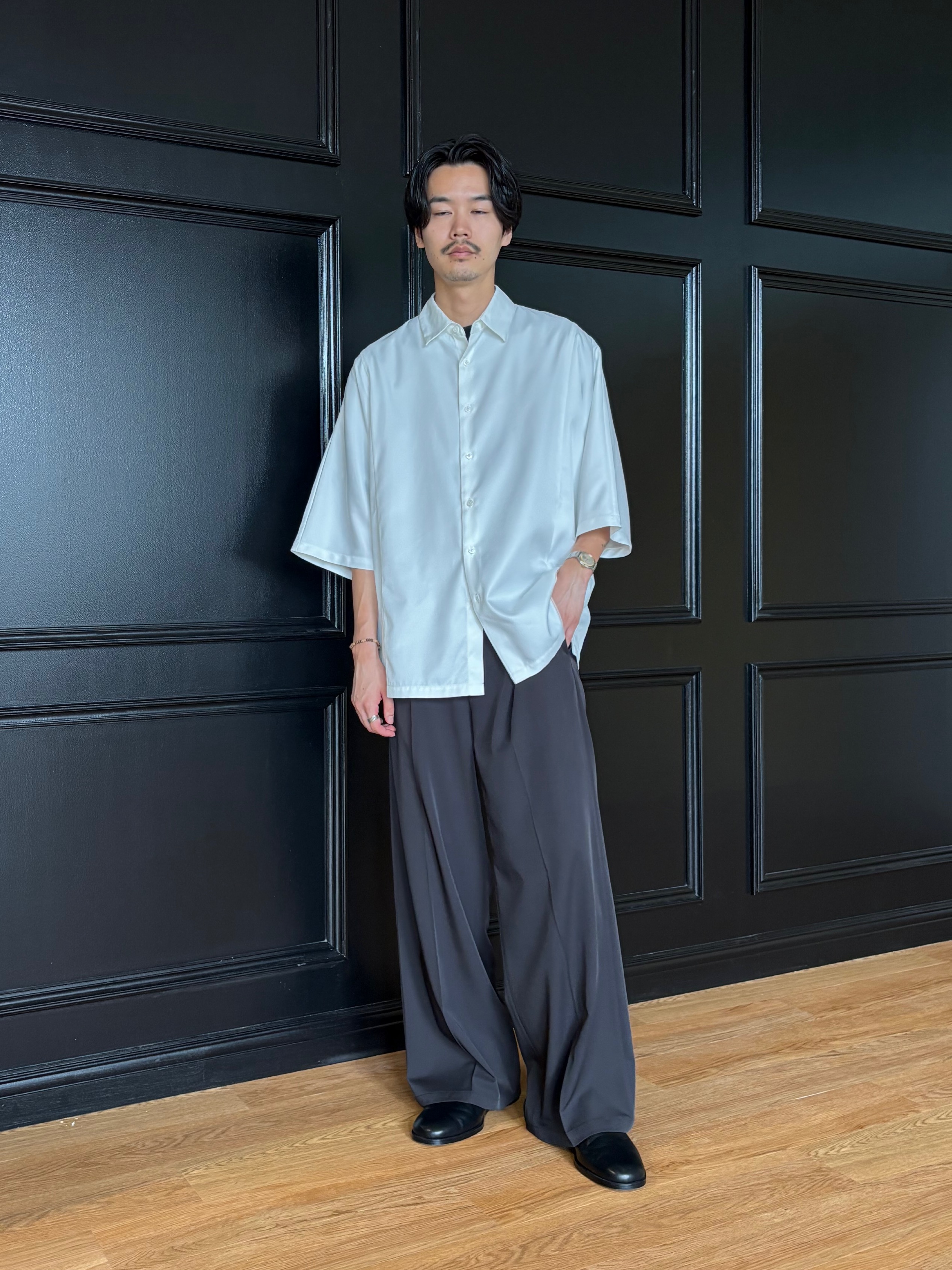 北浦歩大さんの「tk.TAKEO KIKUCHI｜ドルマン半袖シャツ」を使ったコーディネート