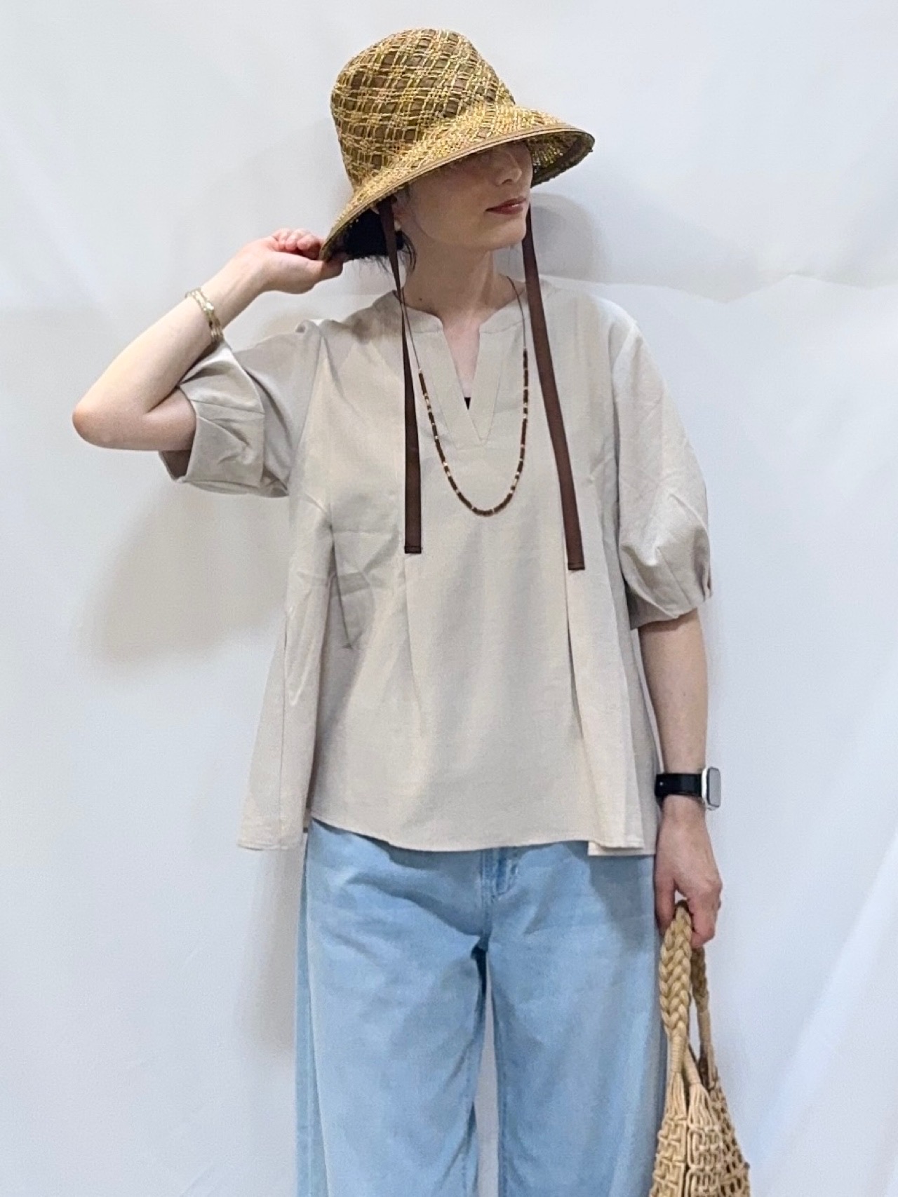 𝐇𝐢𝐫𝐨𝐦𝐢さんの「SHOO･LA･RUE｜【高レビュー/洗濯後しわになりにくい/インせず着られる】自然に体型カバー 麻調ペプラムブラウス」を使ったコーディネート