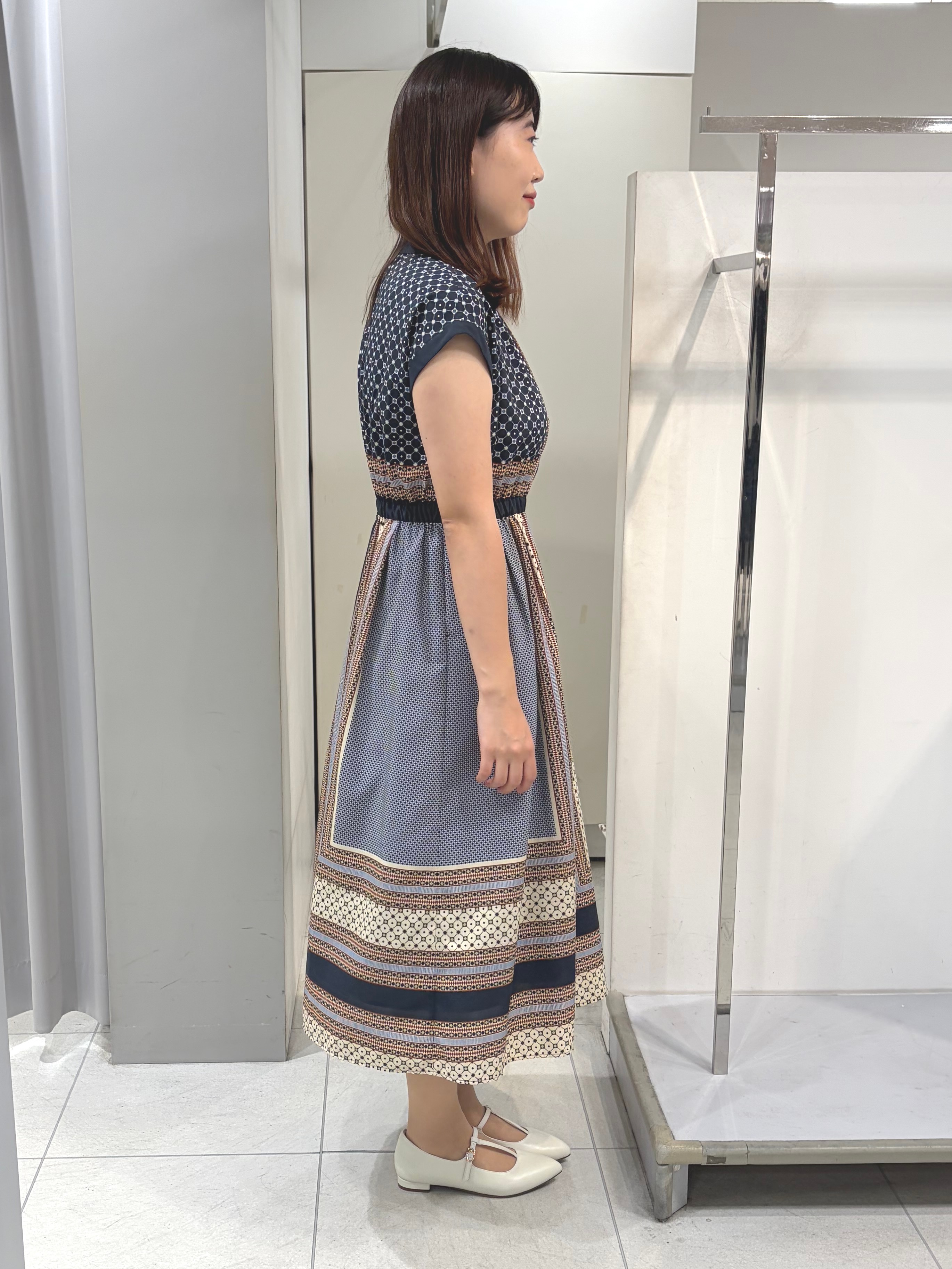 AZUSAさんの「Reflect｜幾何学柄フレンチスリーブワンピース」を使ったコーディネート