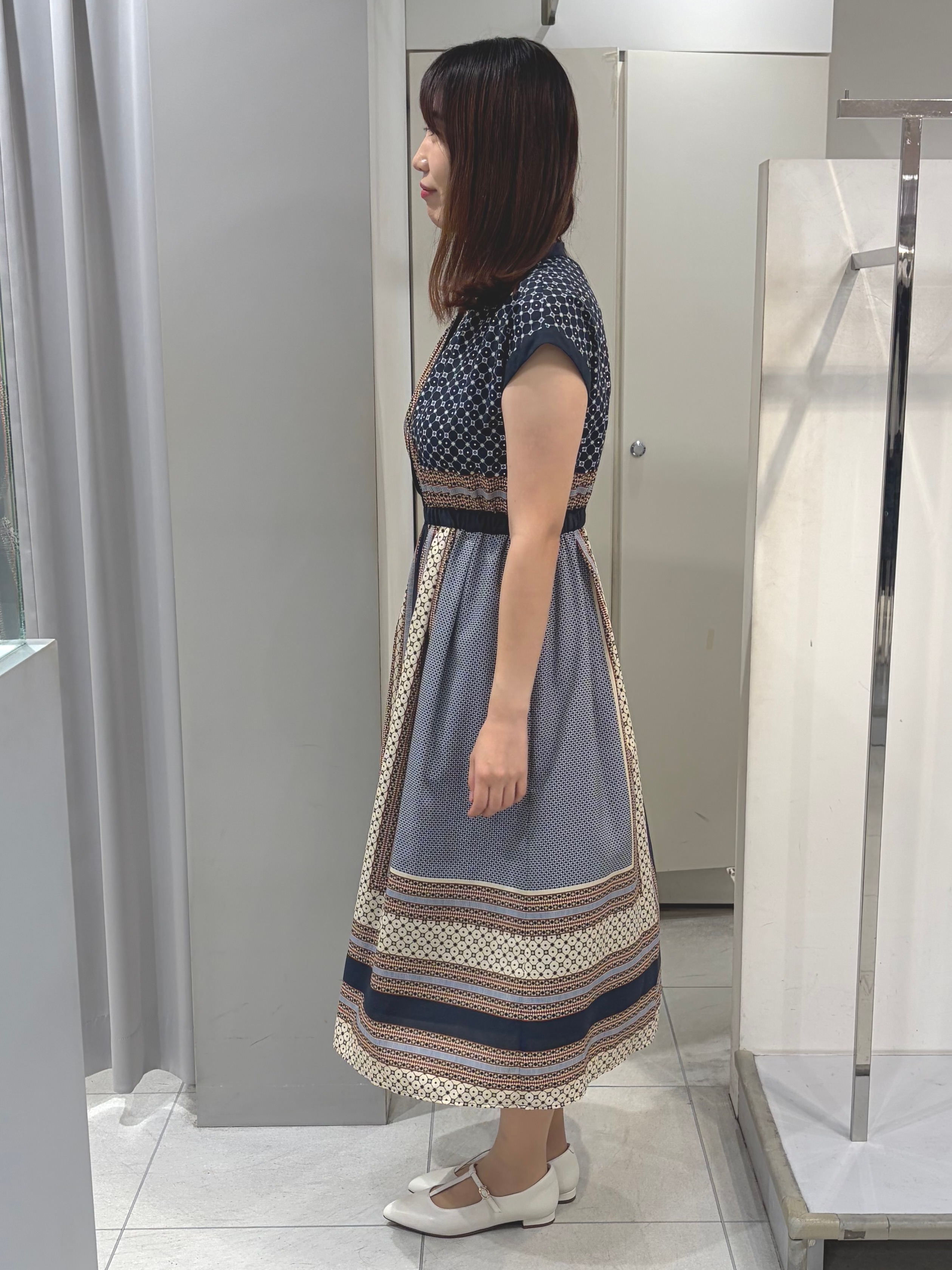 AZUSAさんの「Reflect｜幾何学柄フレンチスリーブワンピース」を使ったコーディネート