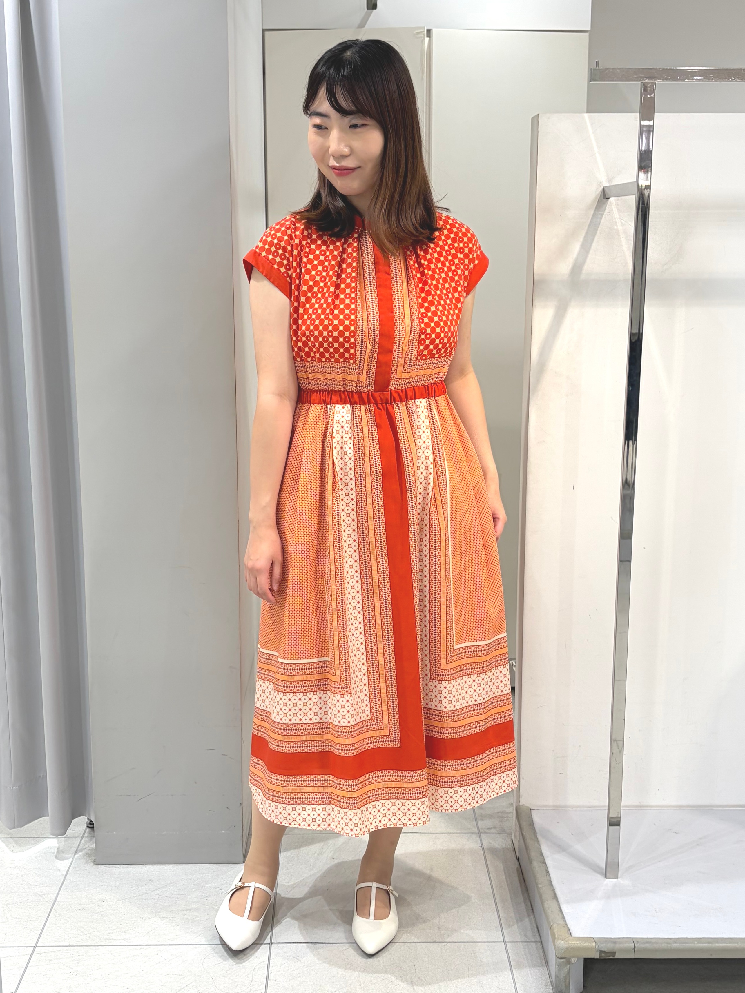 AZUSAさんの「Reflect｜幾何学柄フレンチスリーブワンピース」を使ったコーディネート