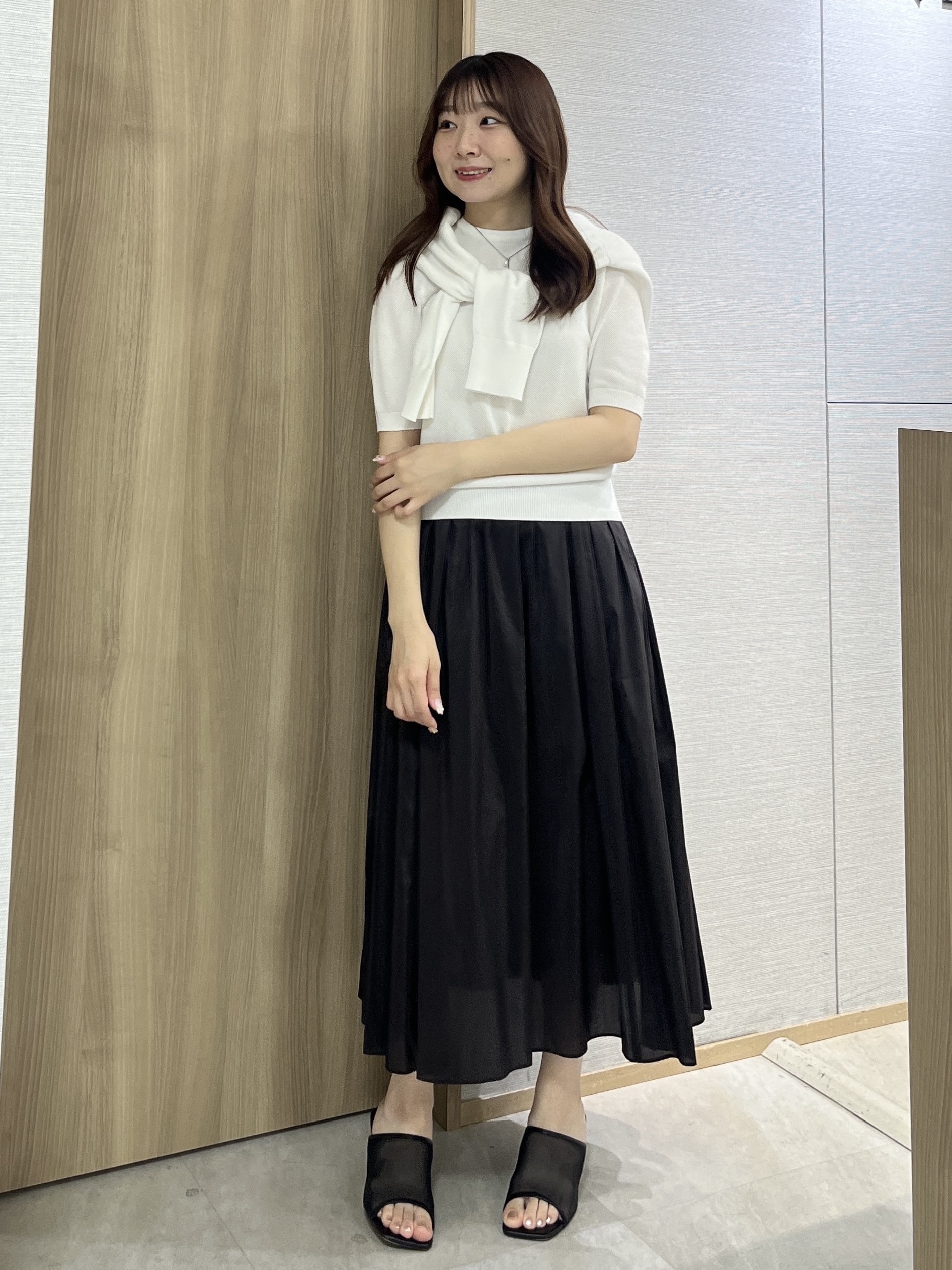 KAHOさんの「UNTITLED｜【アンサンブル可】ラメ混クルーネックプルオーバー」を使ったコーディネート