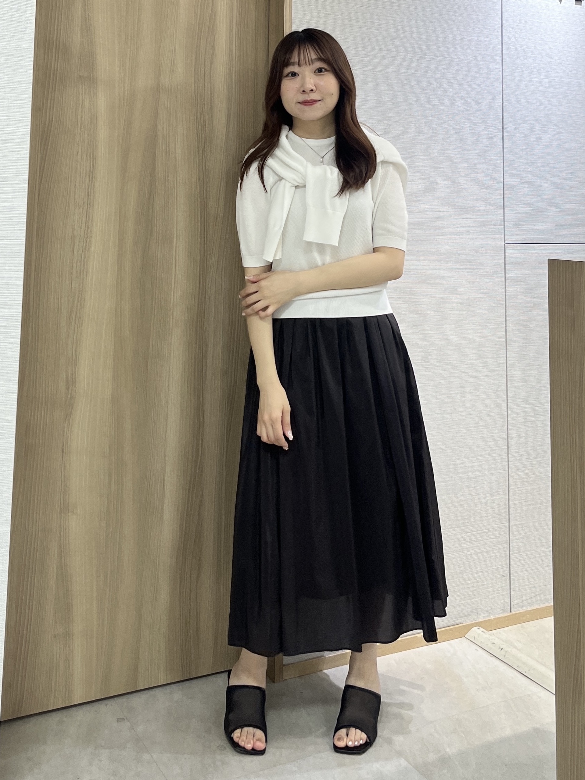 KAHOさんの「UNTITLED｜【アンサンブル可】ラメ混クルーネックプルオーバー」を使ったコーディネート