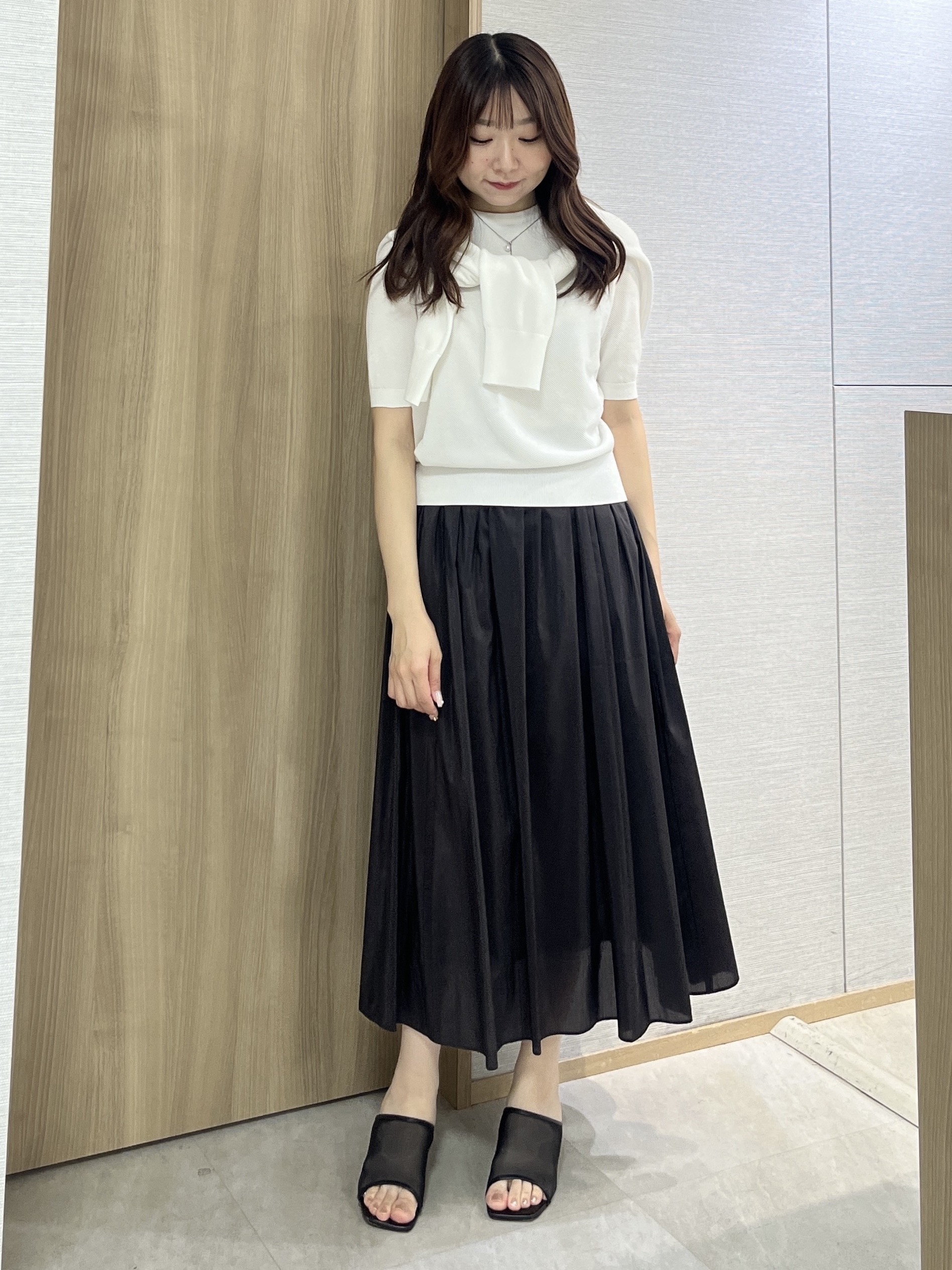 KAHOさんの「UNTITLED｜【アンサンブル可】ラメ混クルーネックプルオーバー」を使ったコーディネート