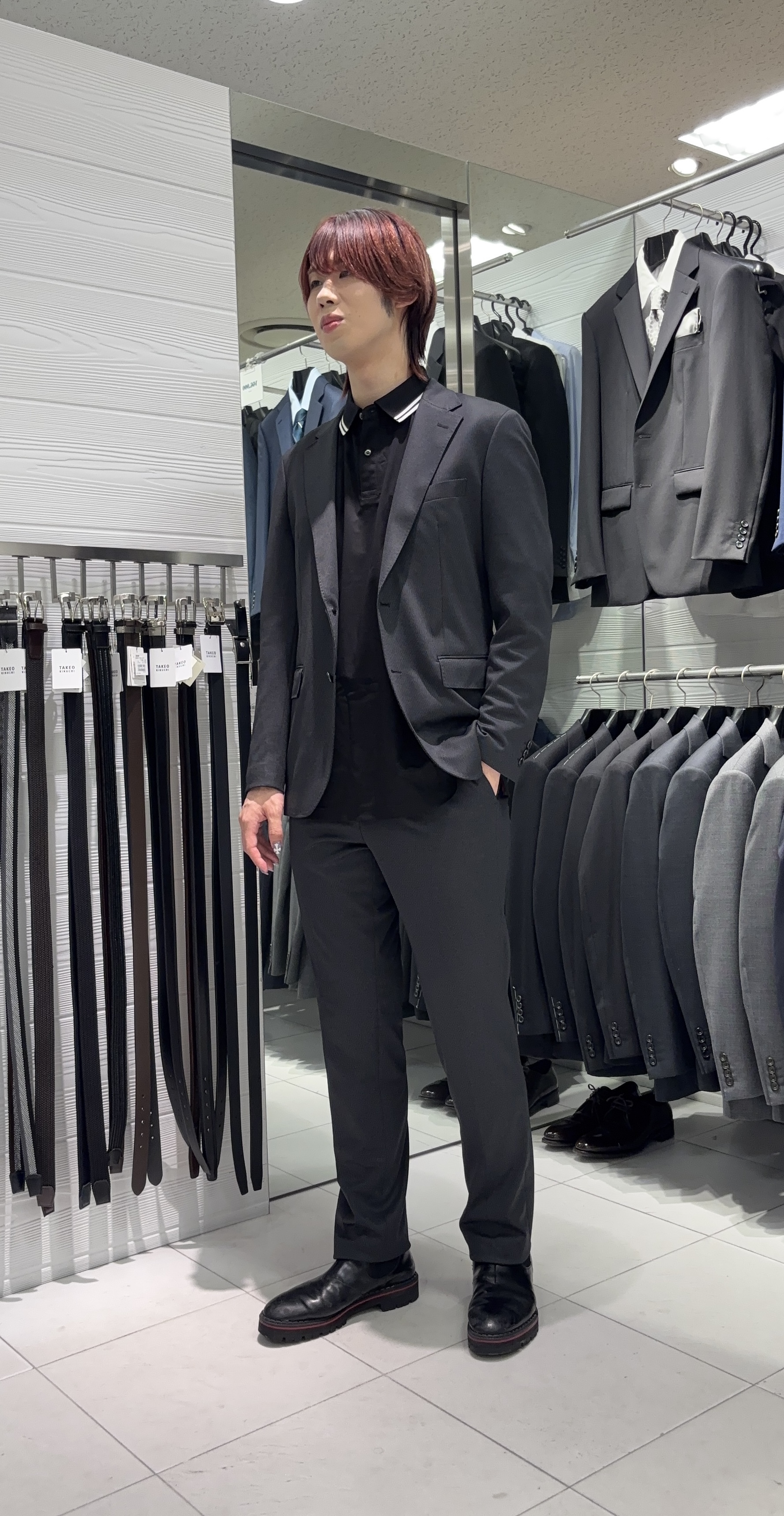 こうへいさんの「TAKEO KIKUCHI｜【BOWLER HAT LABEL】ピンヘッドジャージ スラックス」を使ったコーディネート