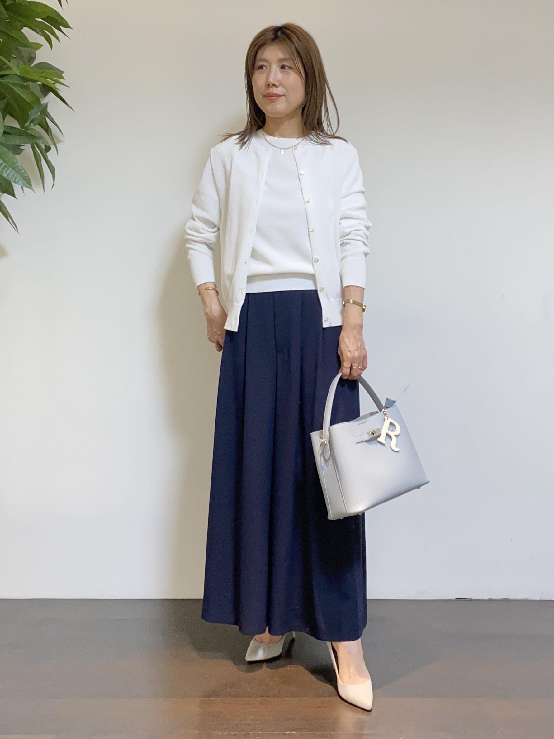 tomoさんの「UNTITLED｜【アンサンブル可】ラメ混クルーネックカーディガン」を使ったコーディネート