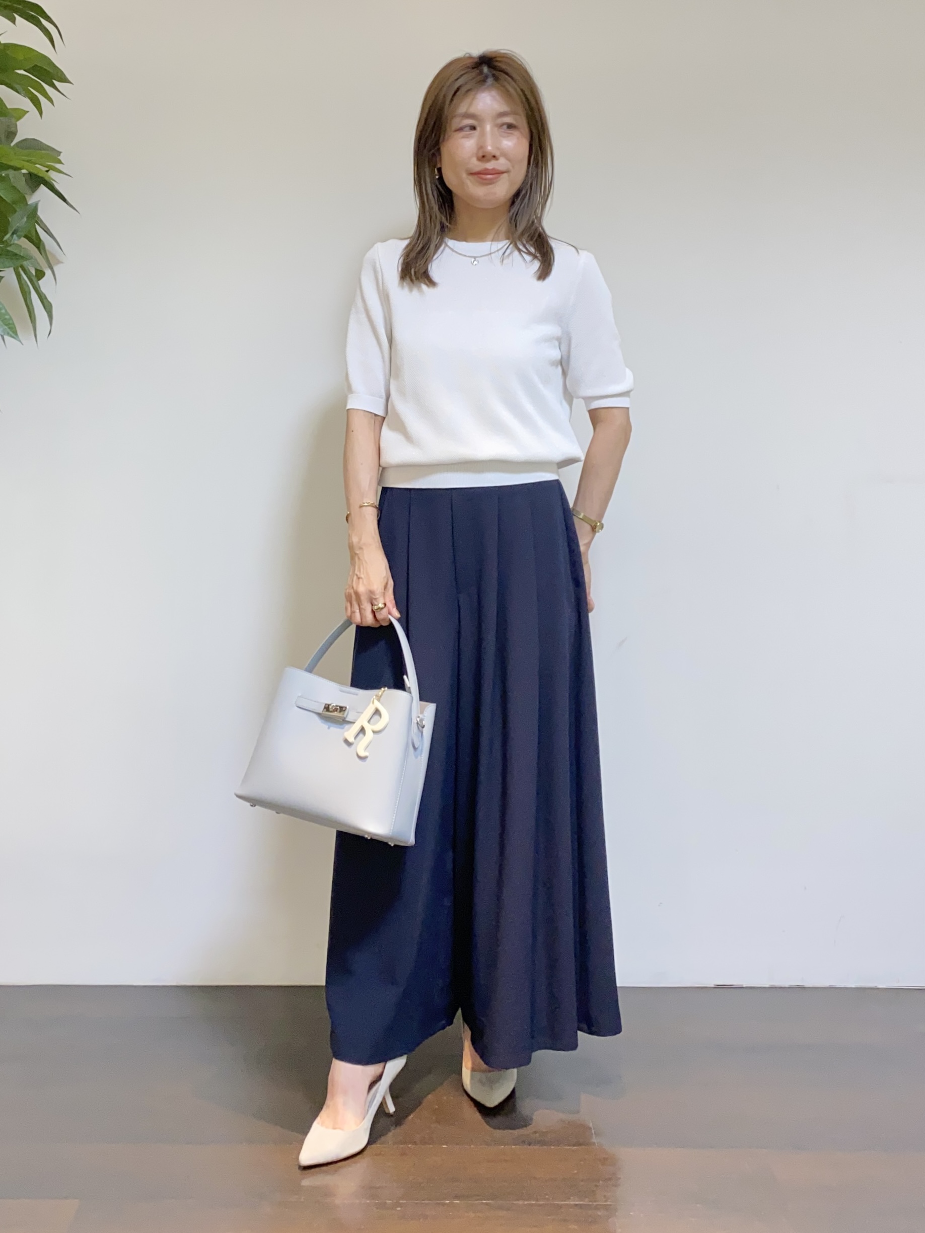 tomoさんの「UNTITLED｜【アンサンブル可】ラメ混クルーネックカーディガン」を使ったコーディネート