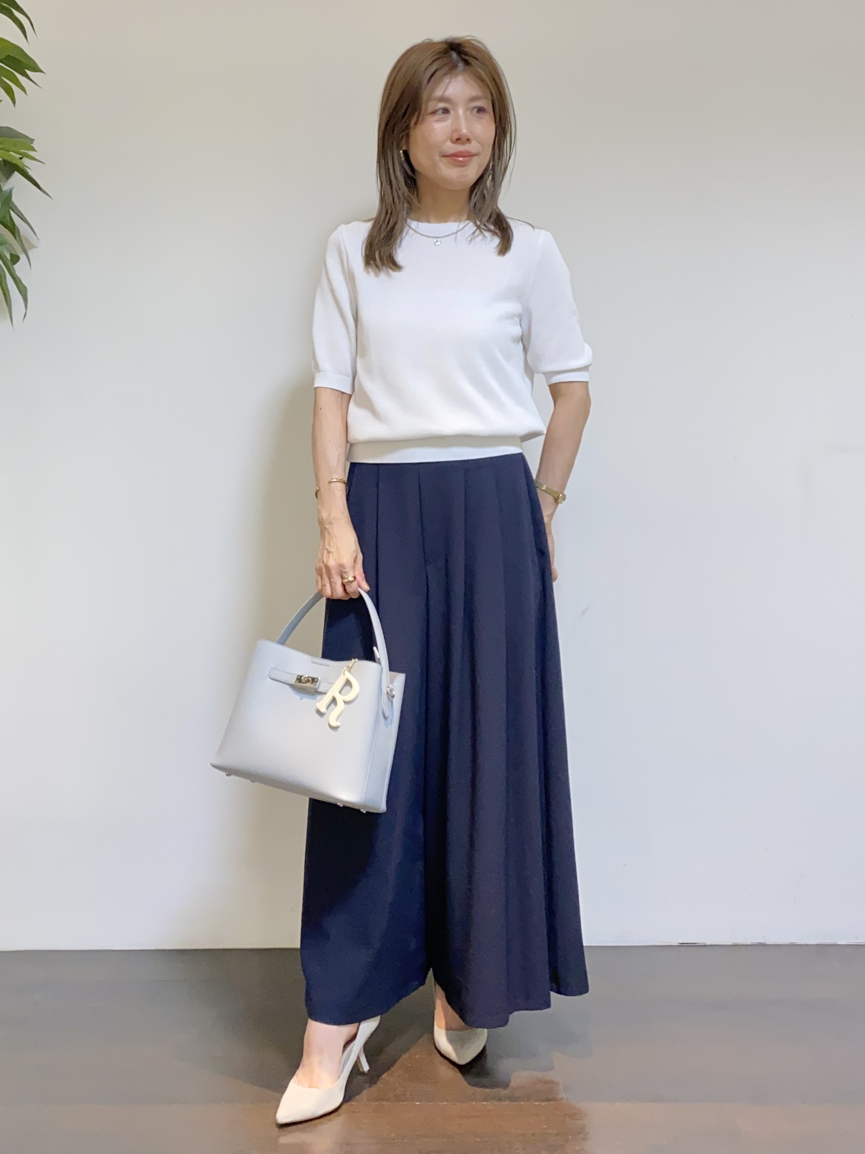 tomoさんの「UNTITLED｜【アンサンブル可】ラメ混クルーネックカーディガン」を使ったコーディネート
