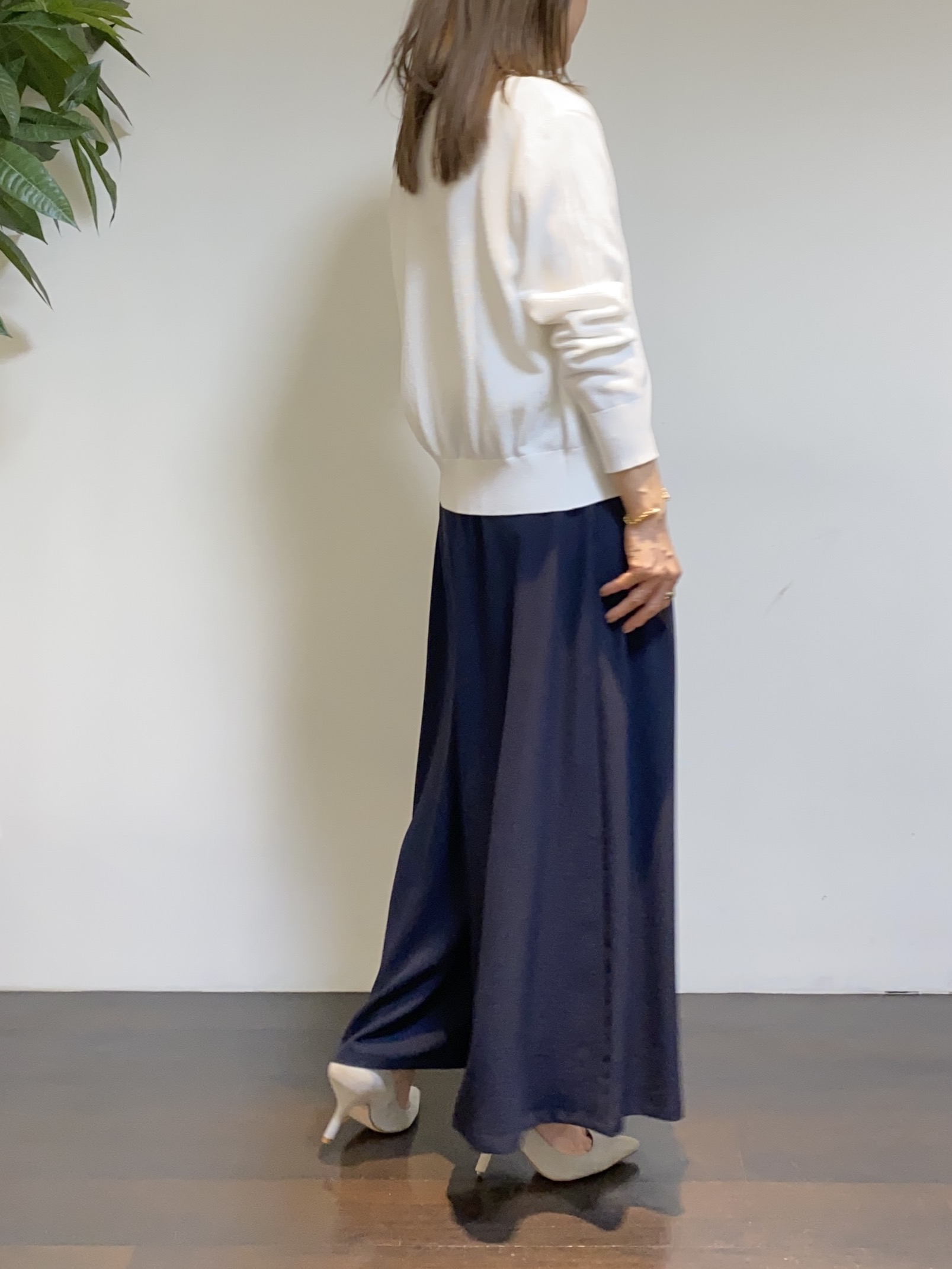 tomoさんの「UNTITLED｜【アンサンブル可】ラメ混クルーネックカーディガン」を使ったコーディネート