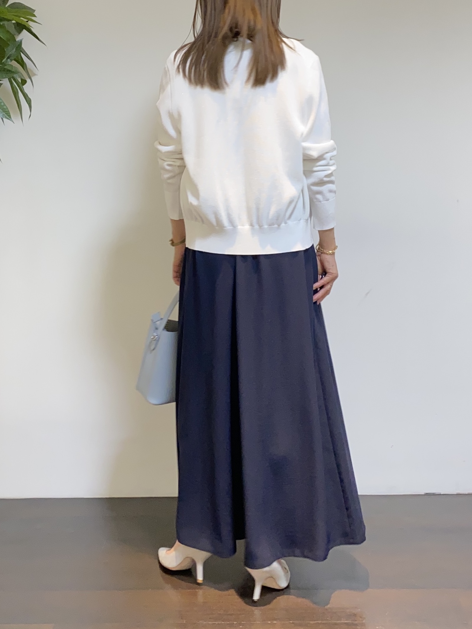 tomoさんの「UNTITLED｜【アンサンブル可】ラメ混クルーネックカーディガン」を使ったコーディネート