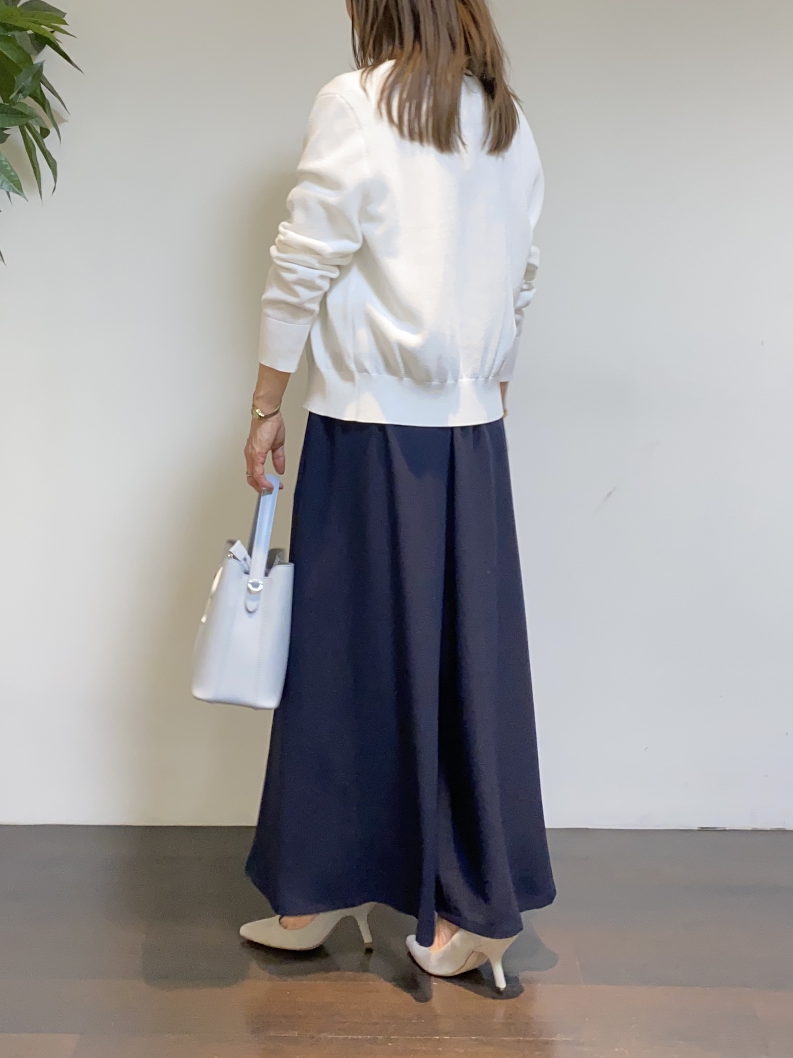 tomoさんの「UNTITLED｜【アンサンブル可】ラメ混クルーネックカーディガン」を使ったコーディネート