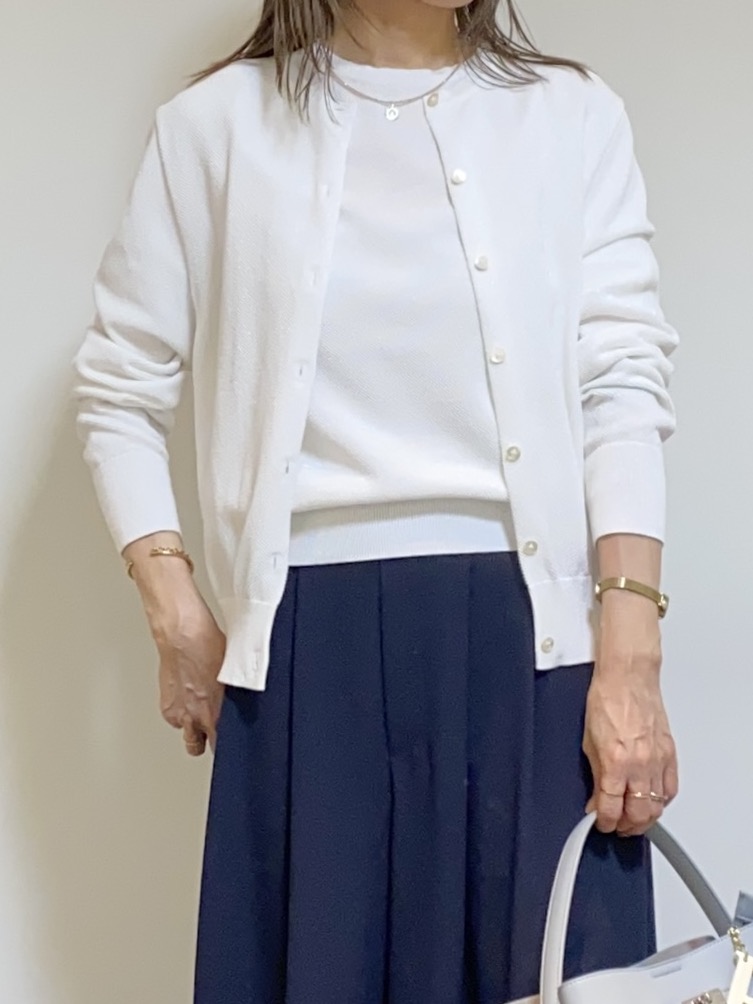 tomoさんの「UNTITLED｜【アンサンブル可】ラメ混クルーネックカーディガン」を使ったコーディネート