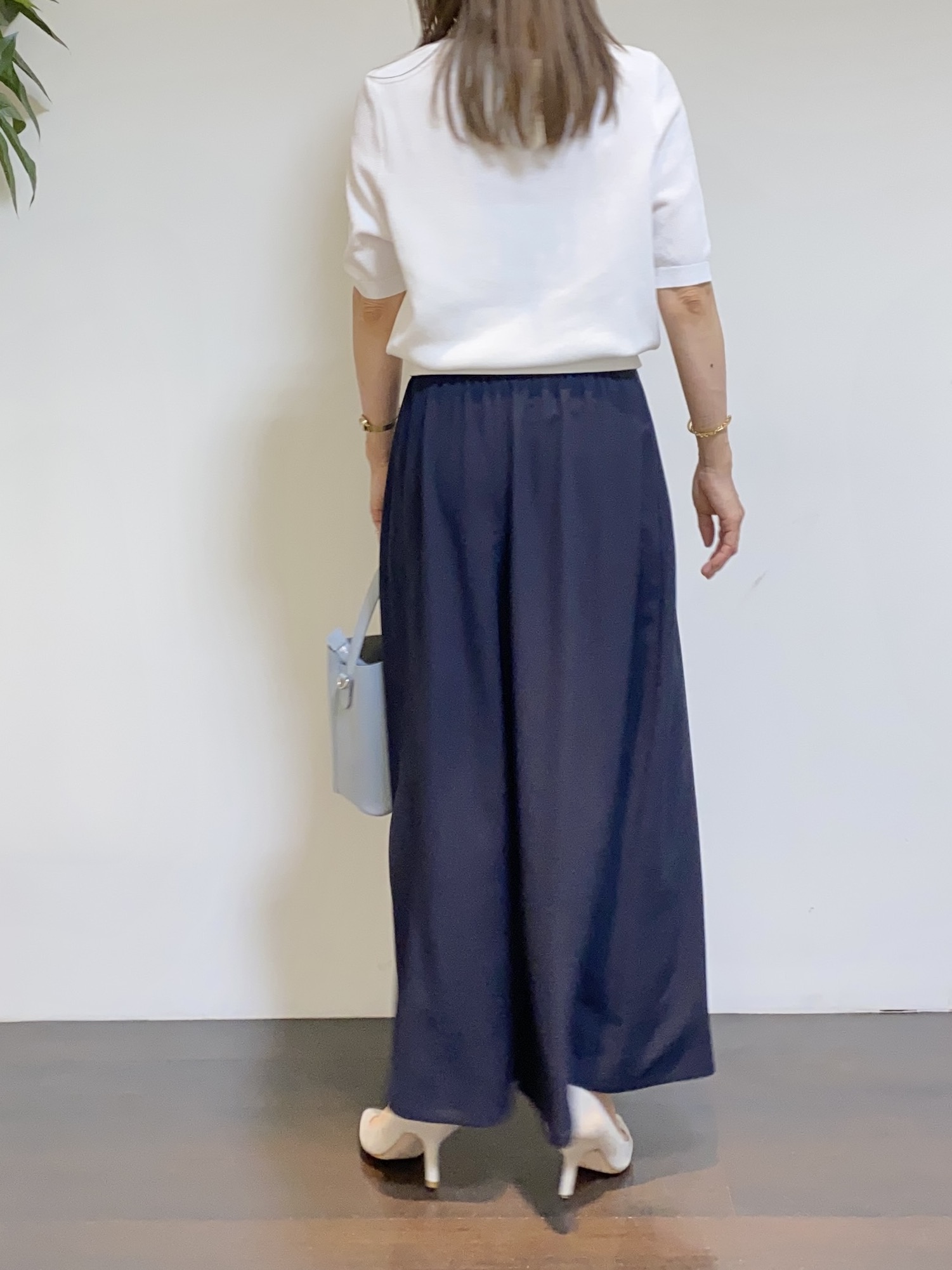 tomoさんの「UNTITLED｜【アンサンブル可】ラメ混クルーネックカーディガン」を使ったコーディネート