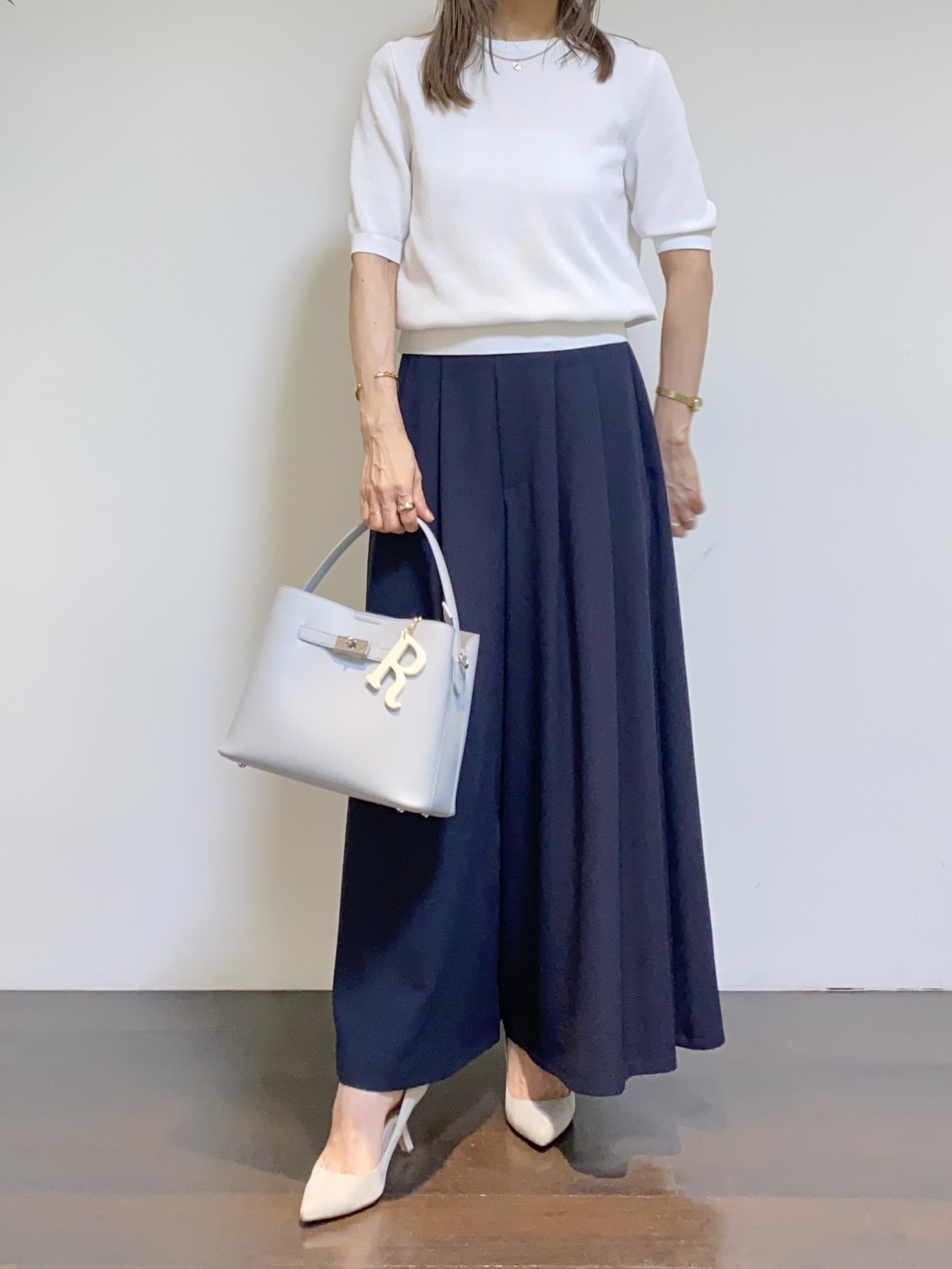tomoさんの「UNTITLED｜【アンサンブル可】ラメ混クルーネックカーディガン」を使ったコーディネート