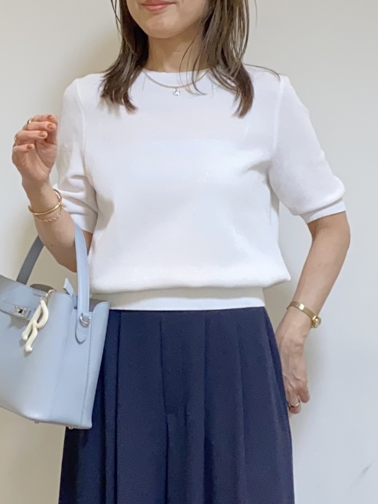 tomoさんの「UNTITLED｜【アンサンブル可】ラメ混クルーネックカーディガン」を使ったコーディネート